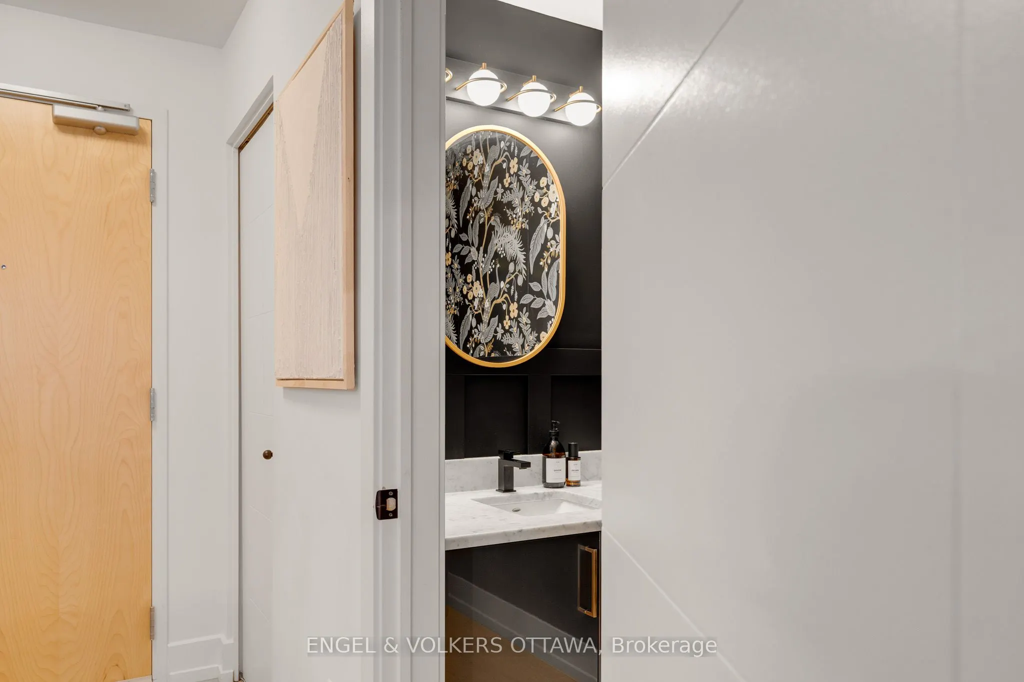 197 Lisgar Street #218