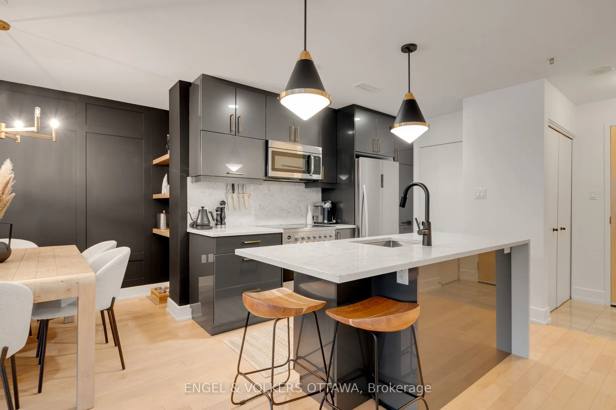 197 Lisgar Street #218