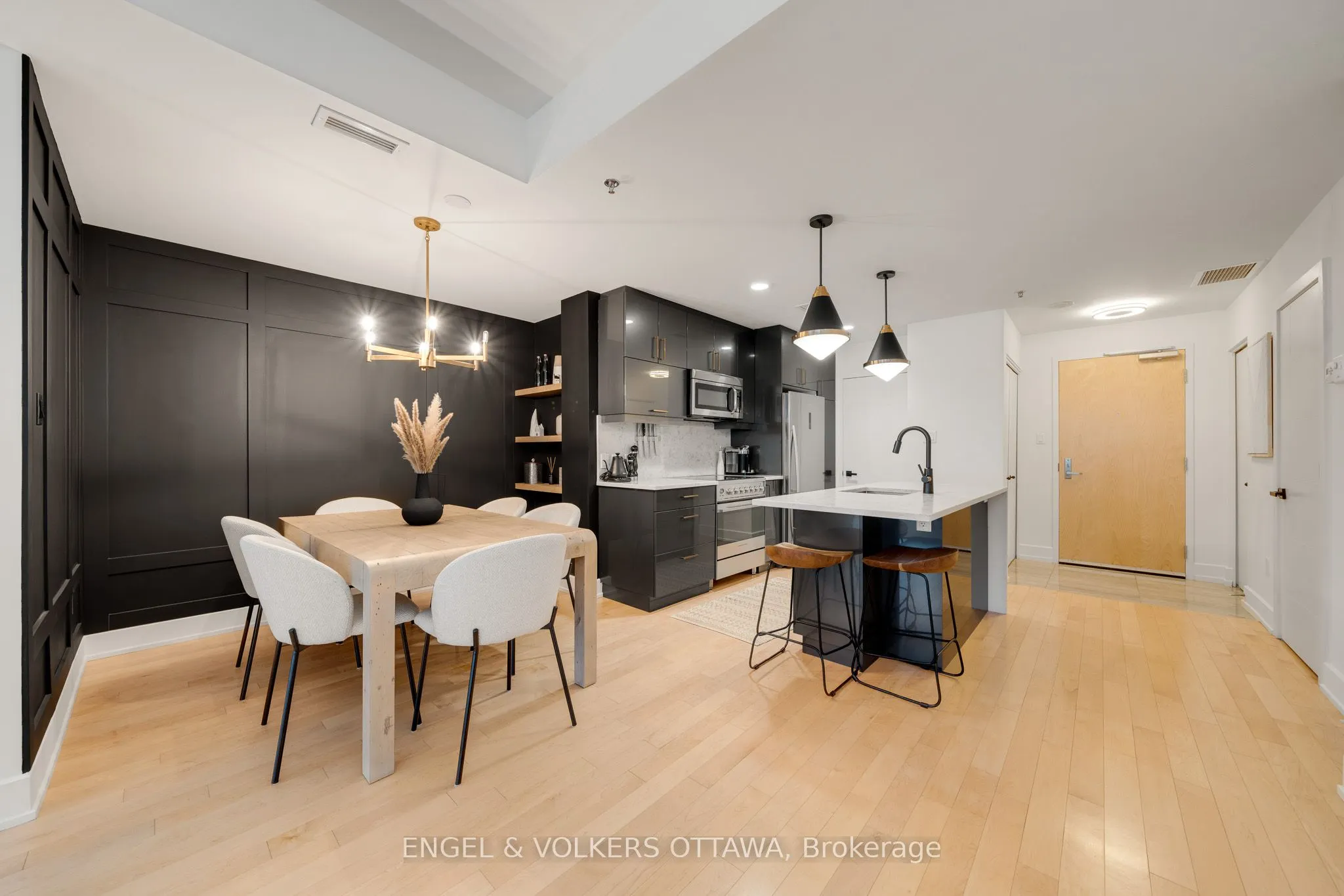197 Lisgar Street #218