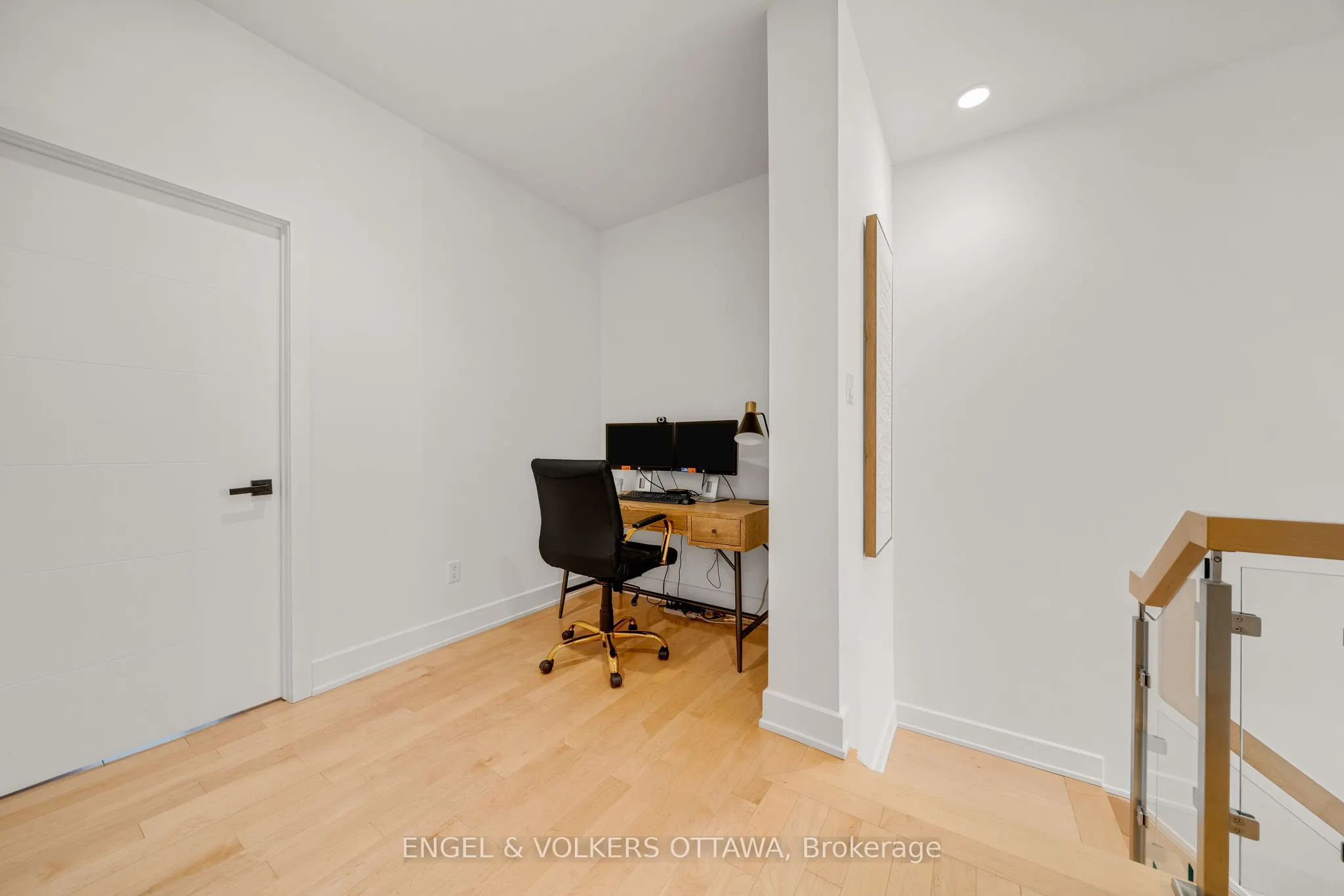 197 Lisgar Street #218