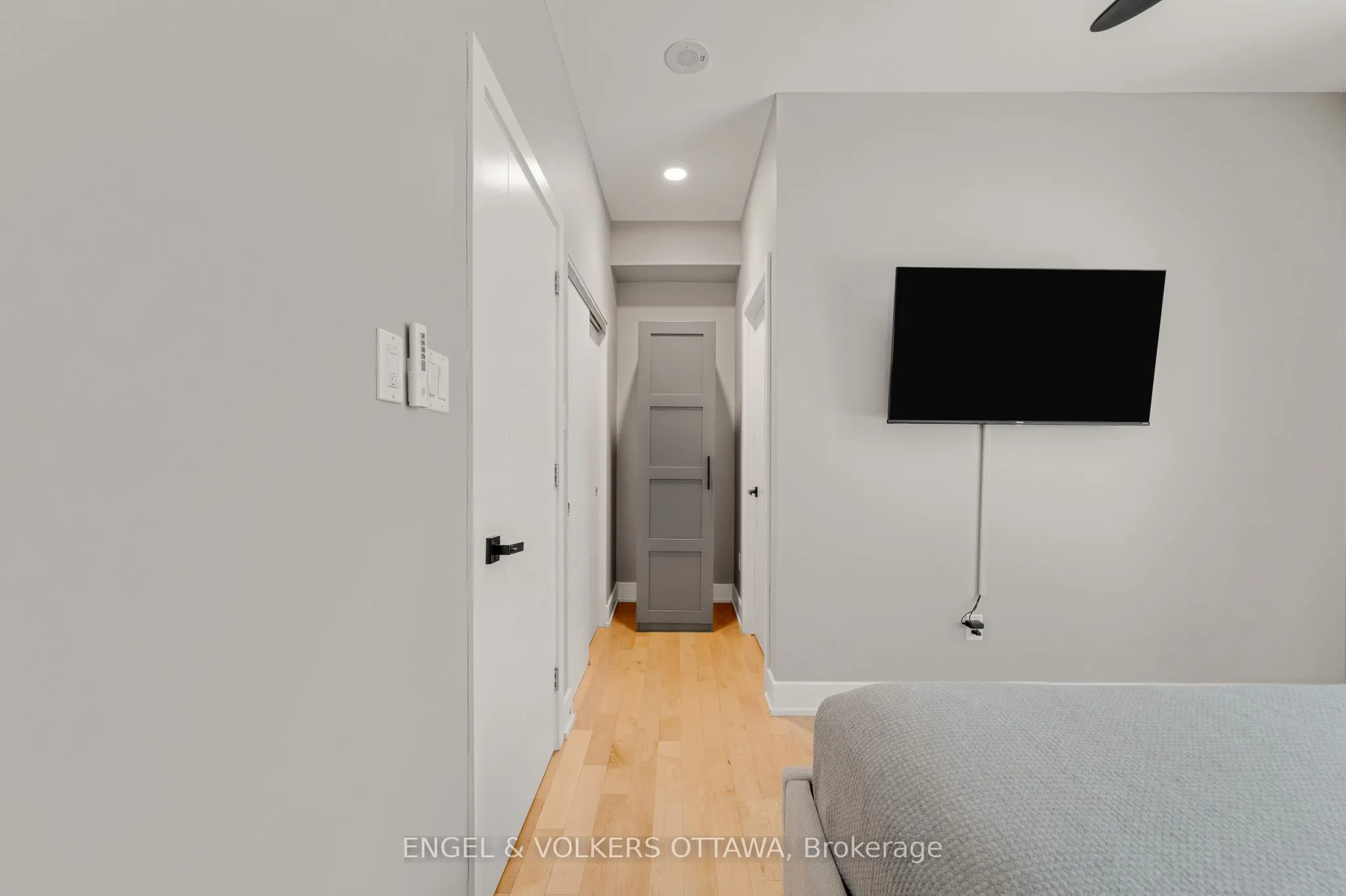 197 Lisgar Street #218