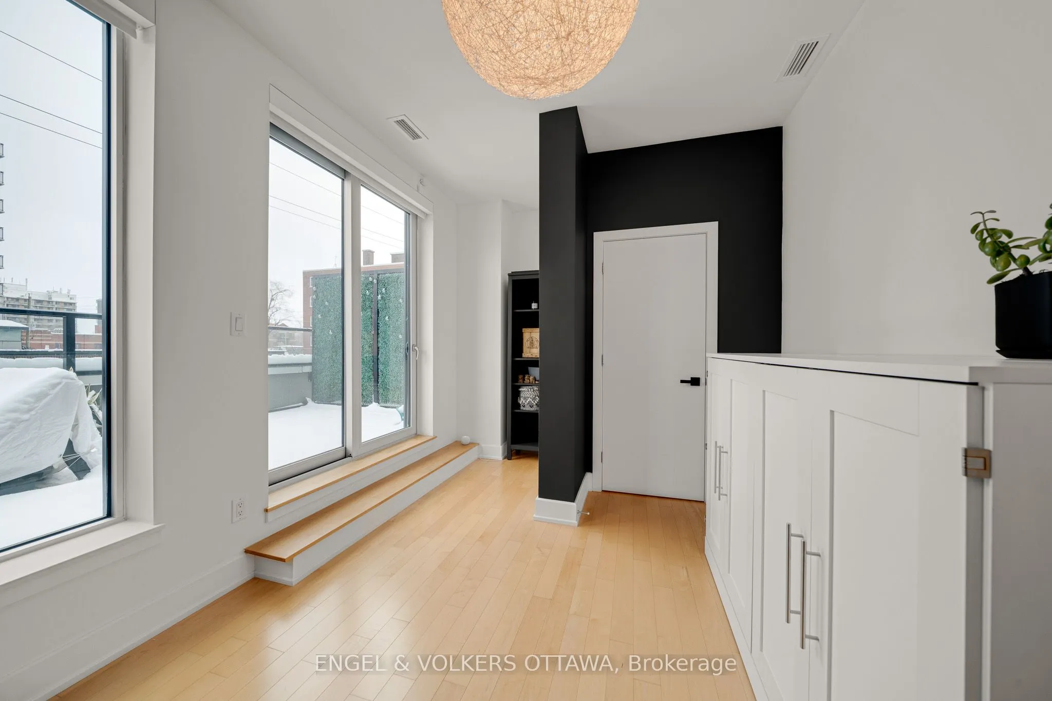 197 Lisgar Street #218