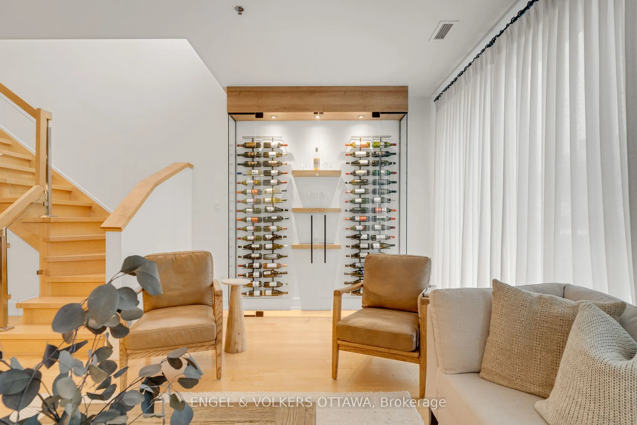 197 Lisgar Street #218