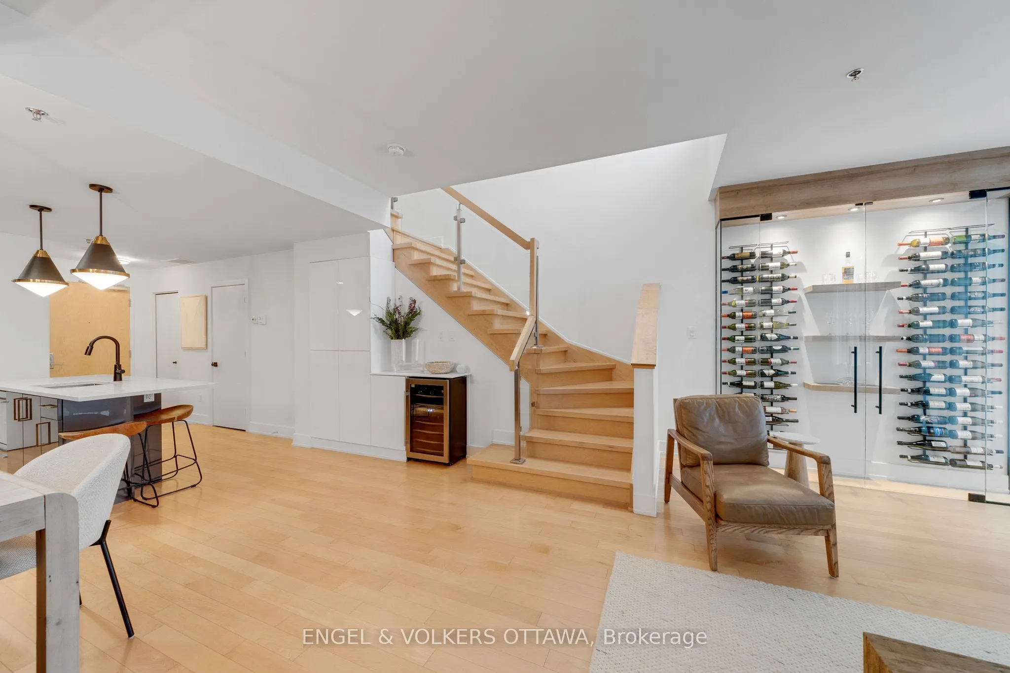197 Lisgar Street #218