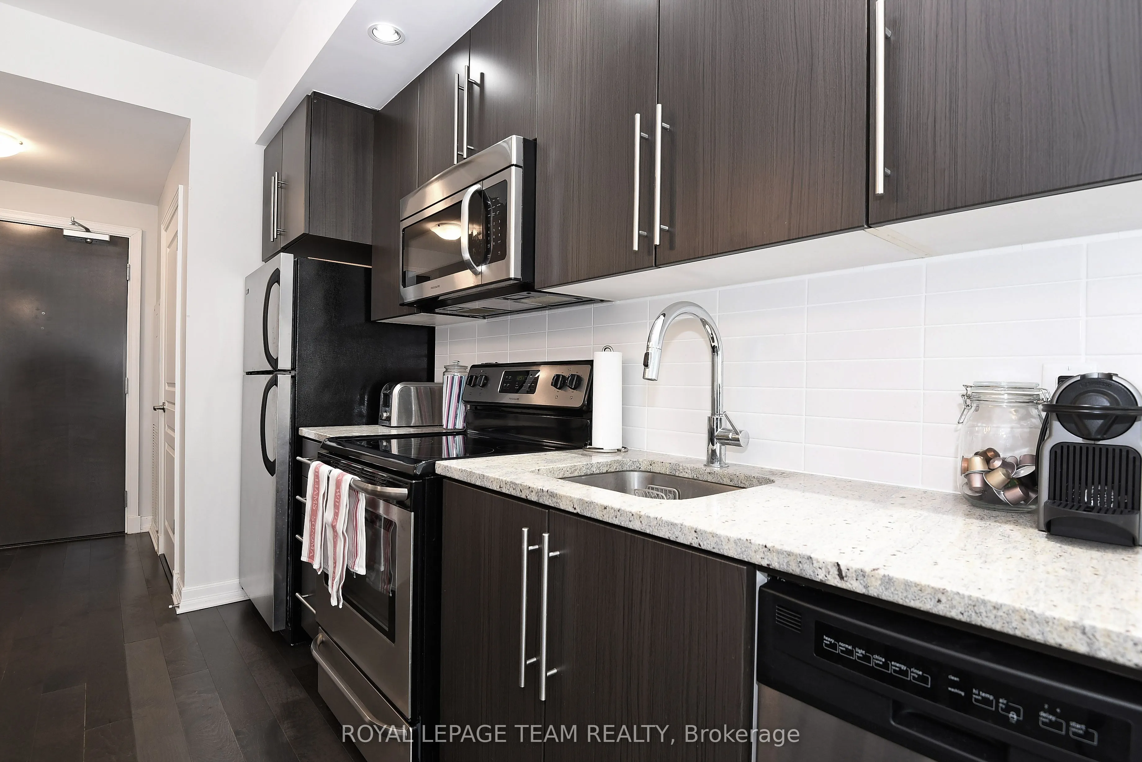 238 Besserer Street, #711