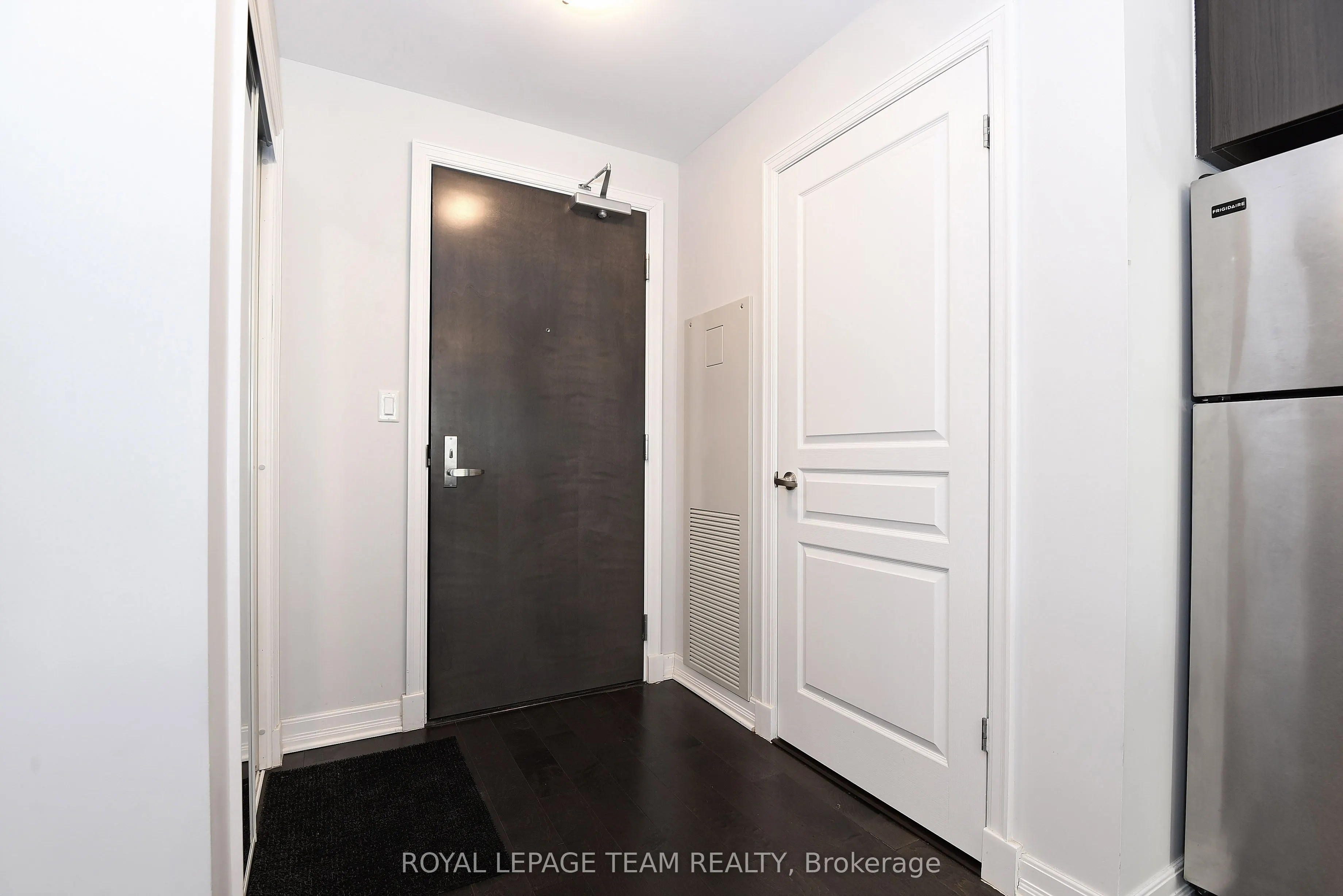 238 Besserer Street, #711