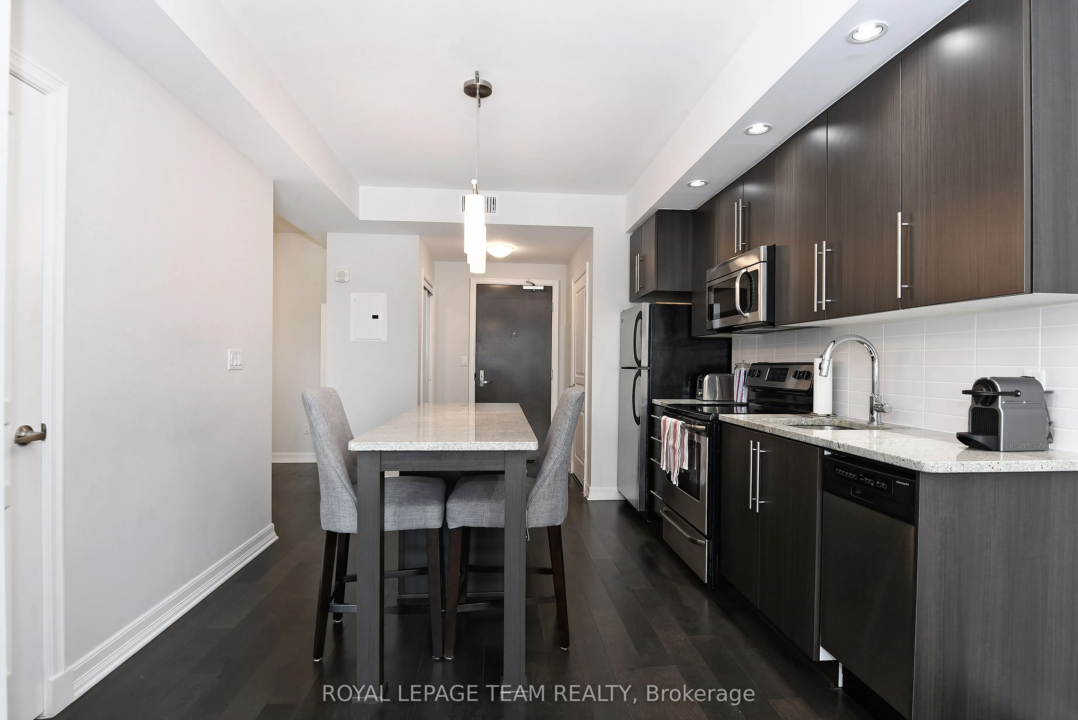 238 Besserer Street, #711