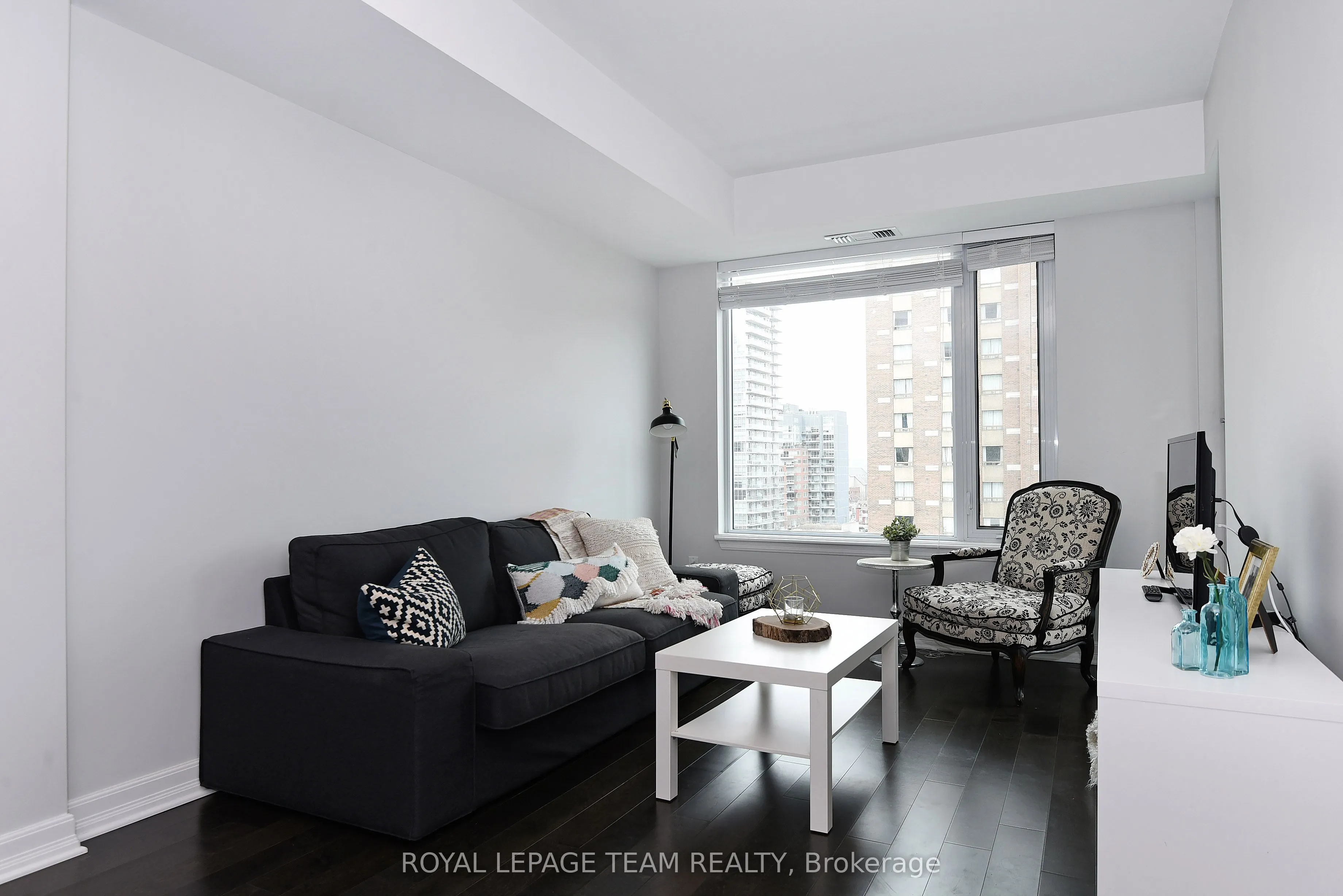238 Besserer Street, #711