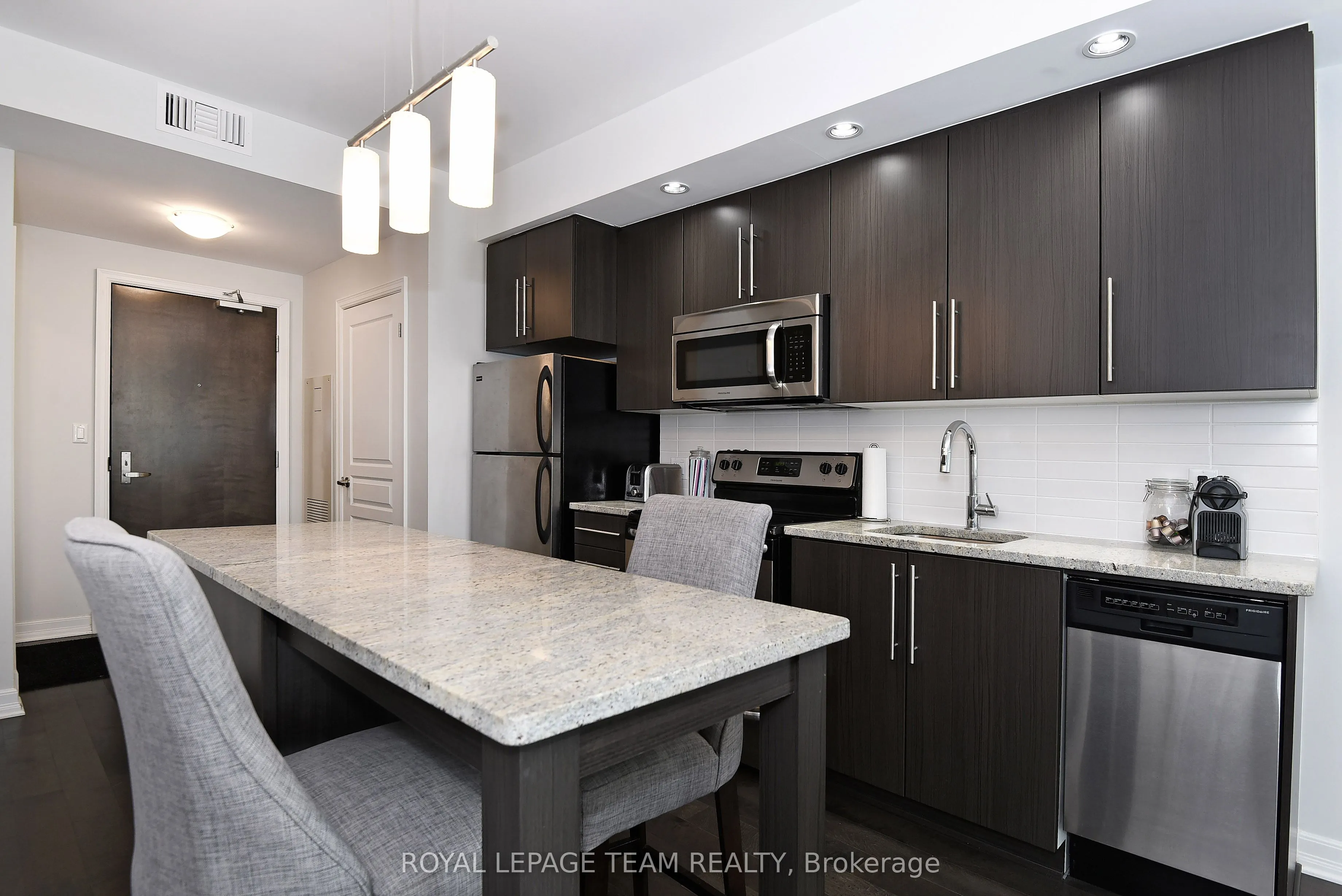 238 Besserer Street, #711