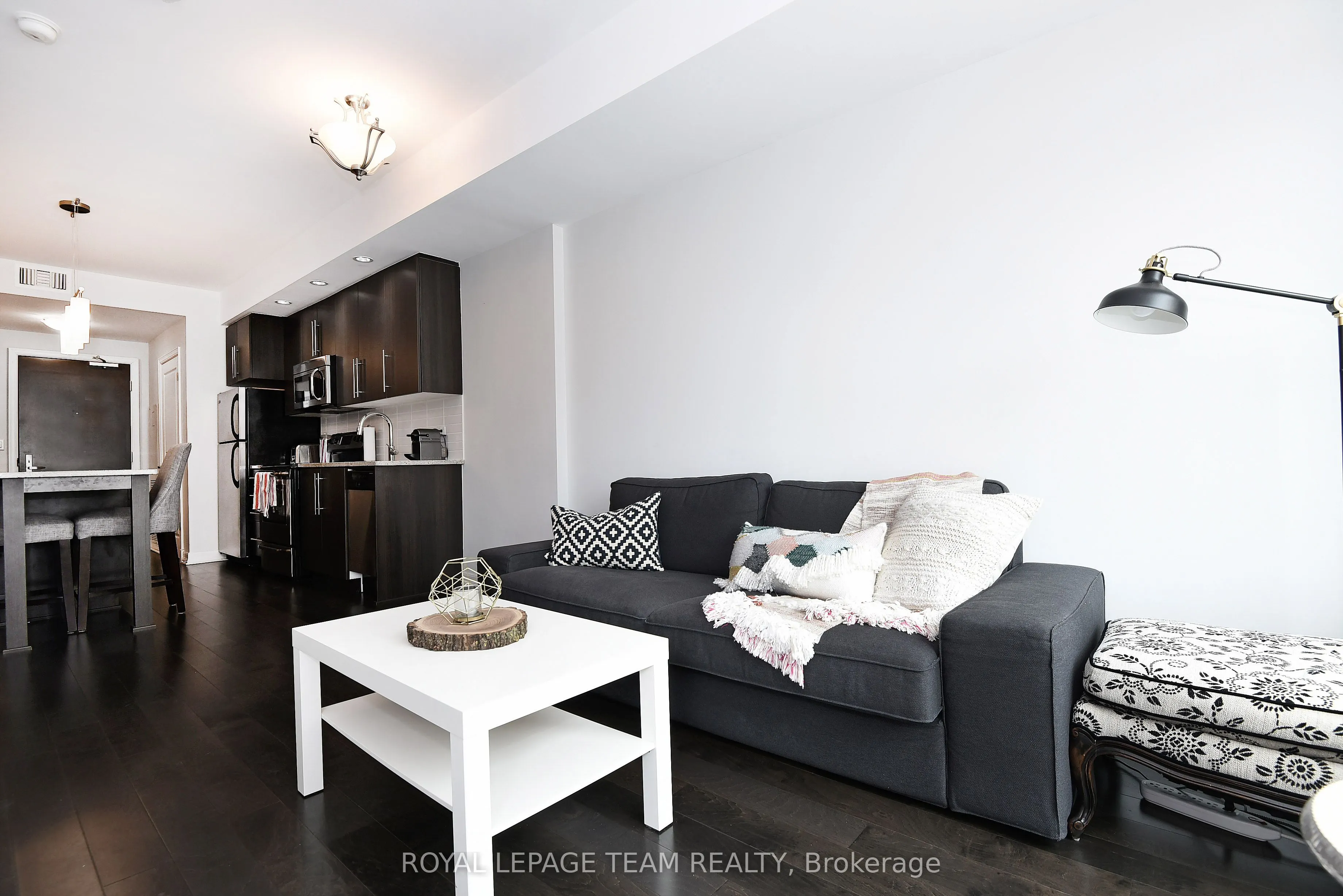 238 Besserer Street, #711