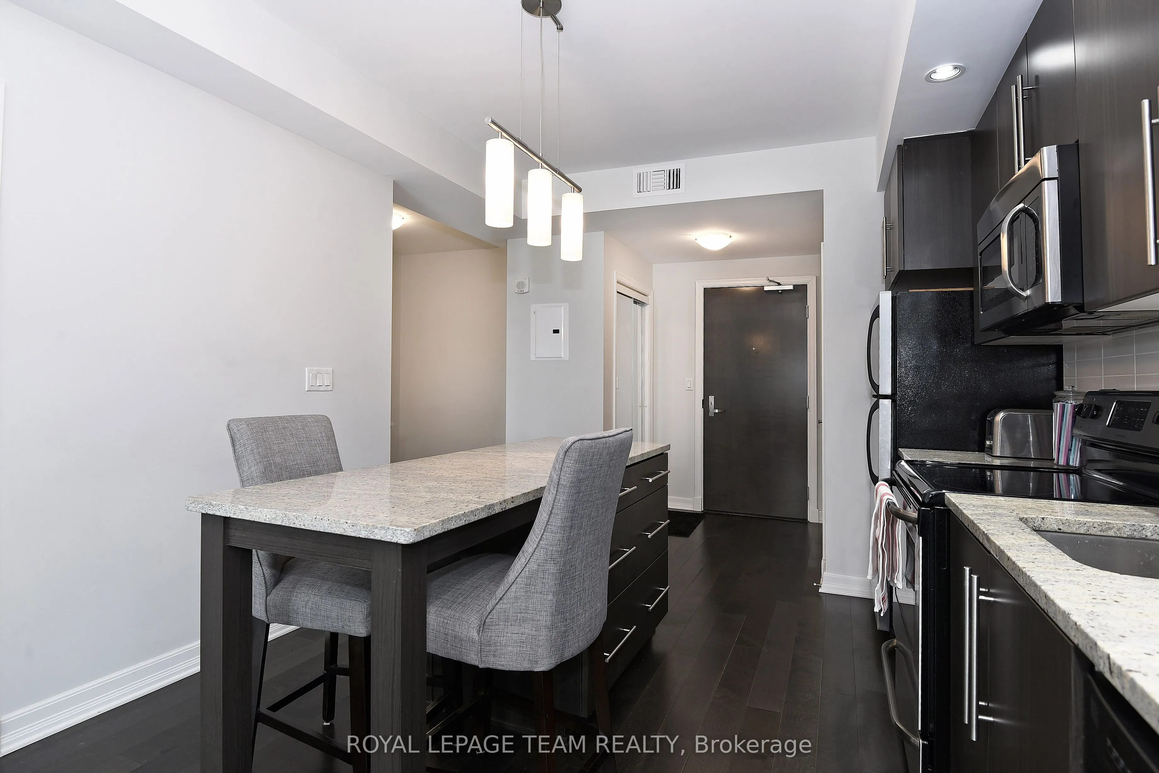 238 Besserer Street, #711