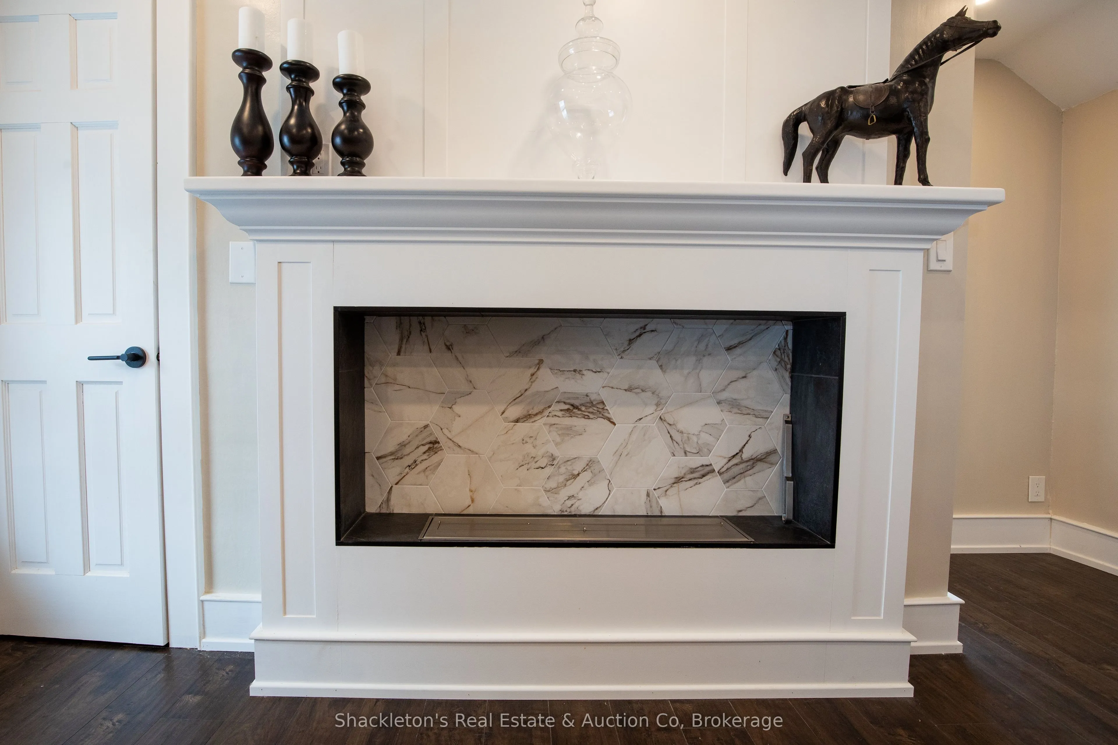 382 Queen Street E