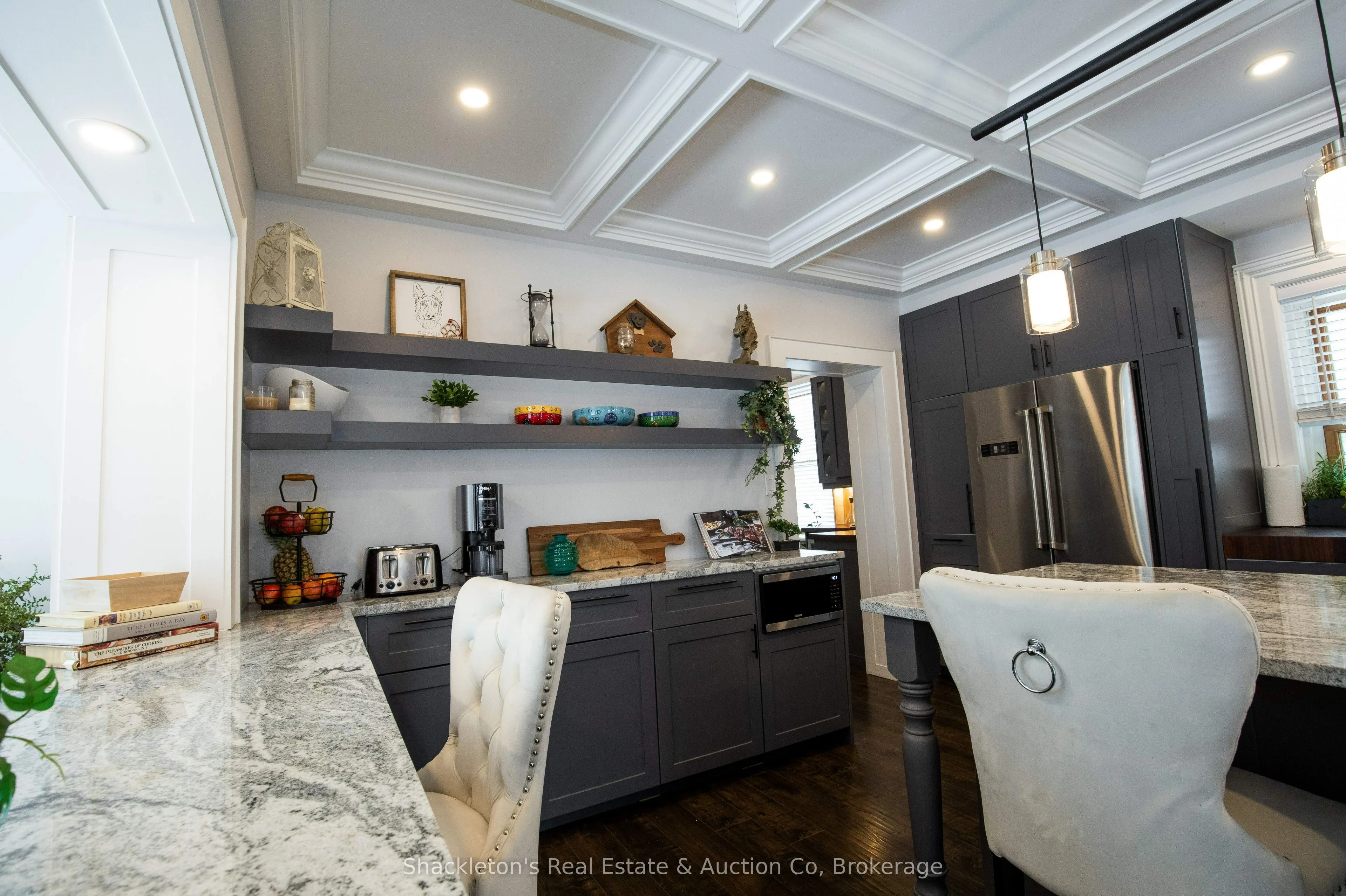 382 Queen Street E
