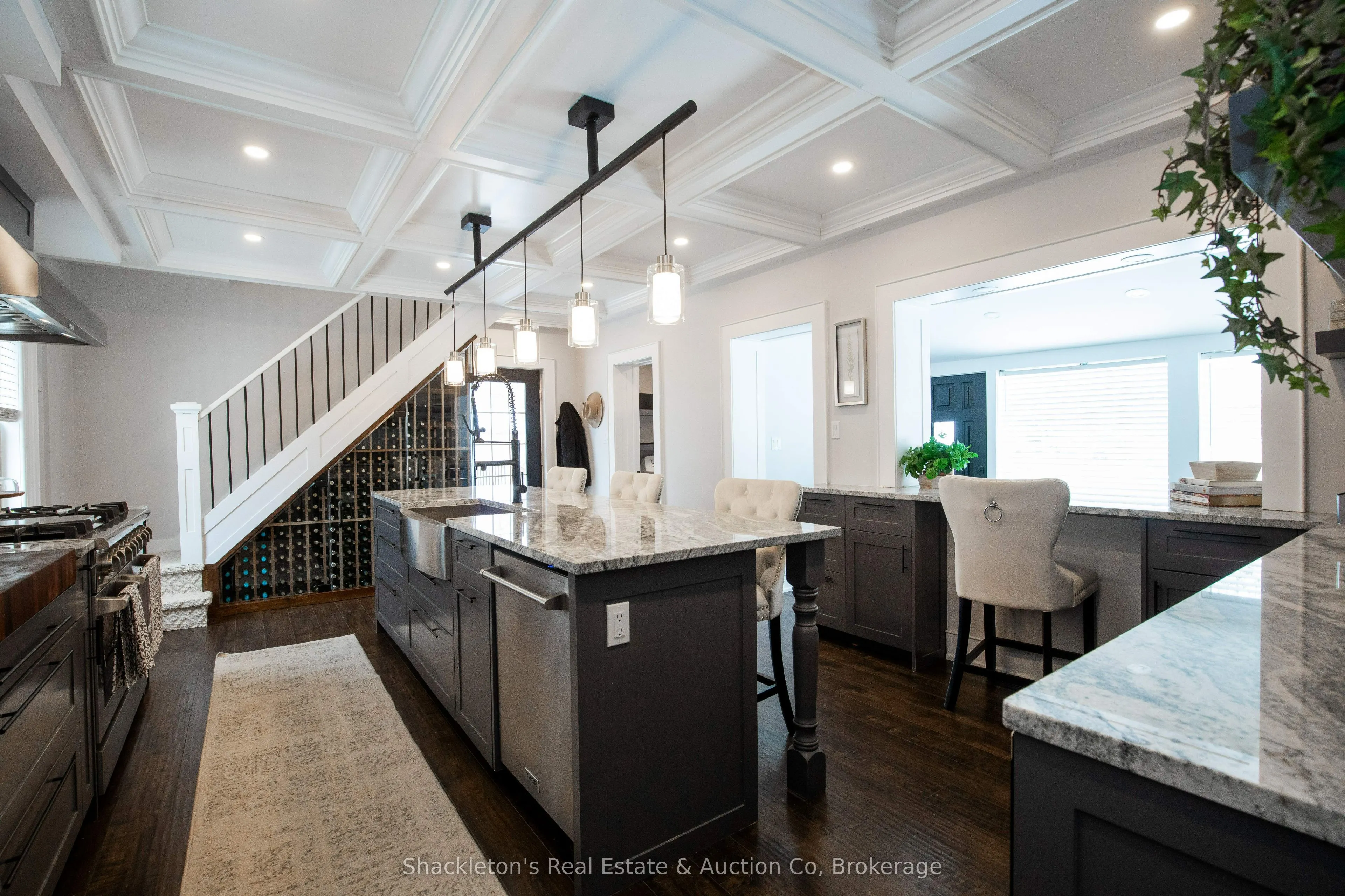 382 Queen Street E