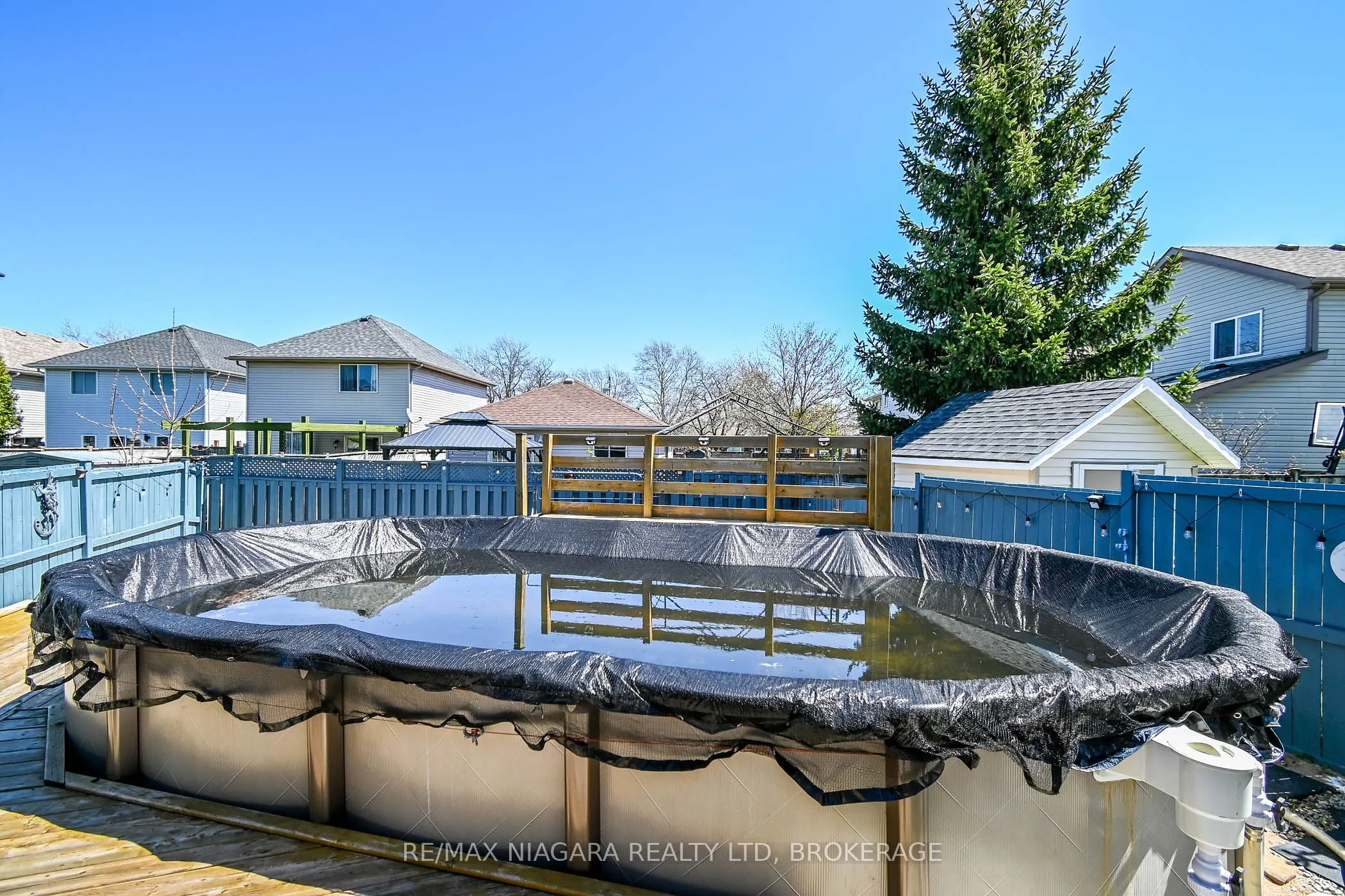 14 JENNIFER Crescent