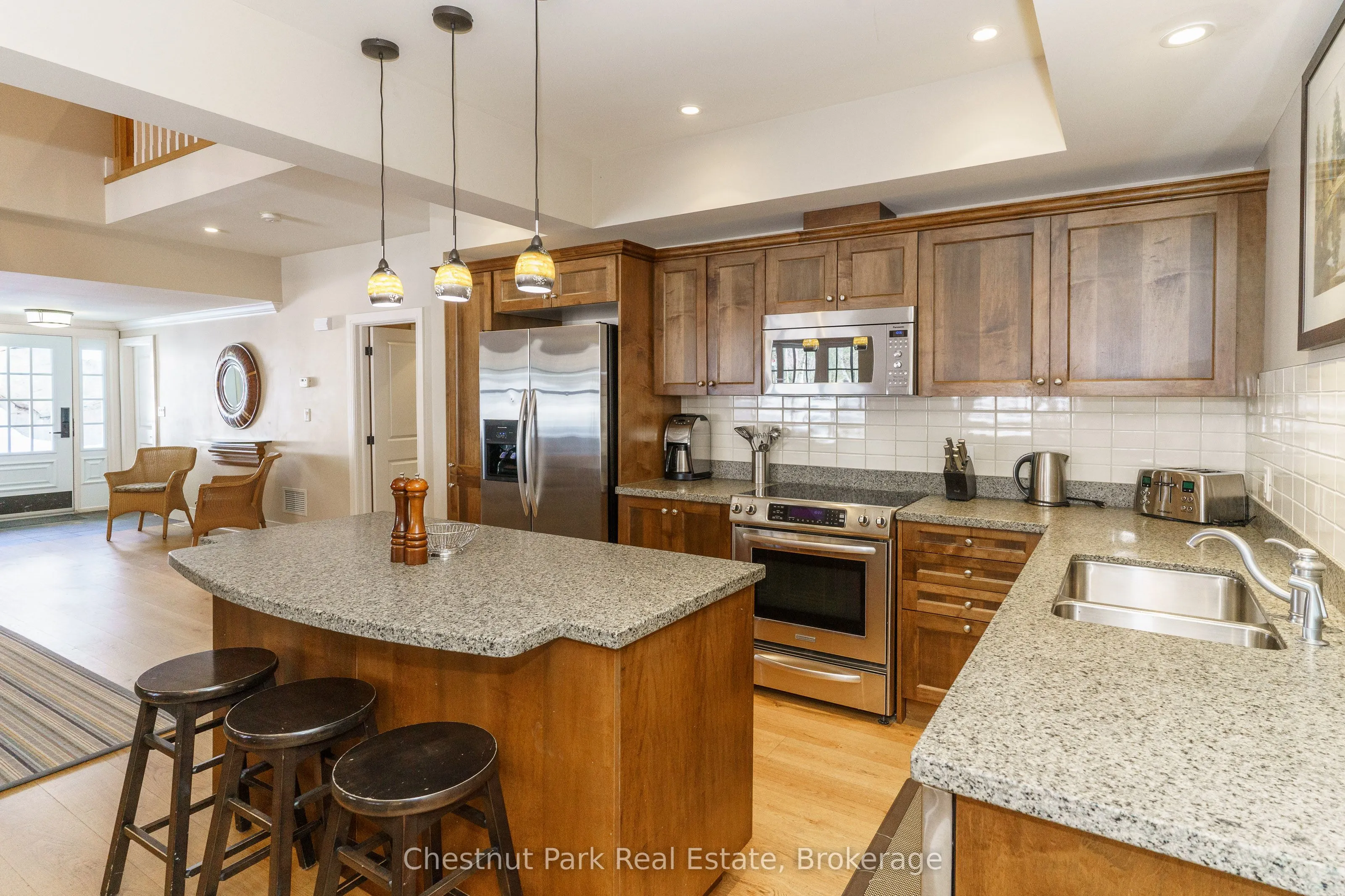 101 GLEN ABBEY Way #3