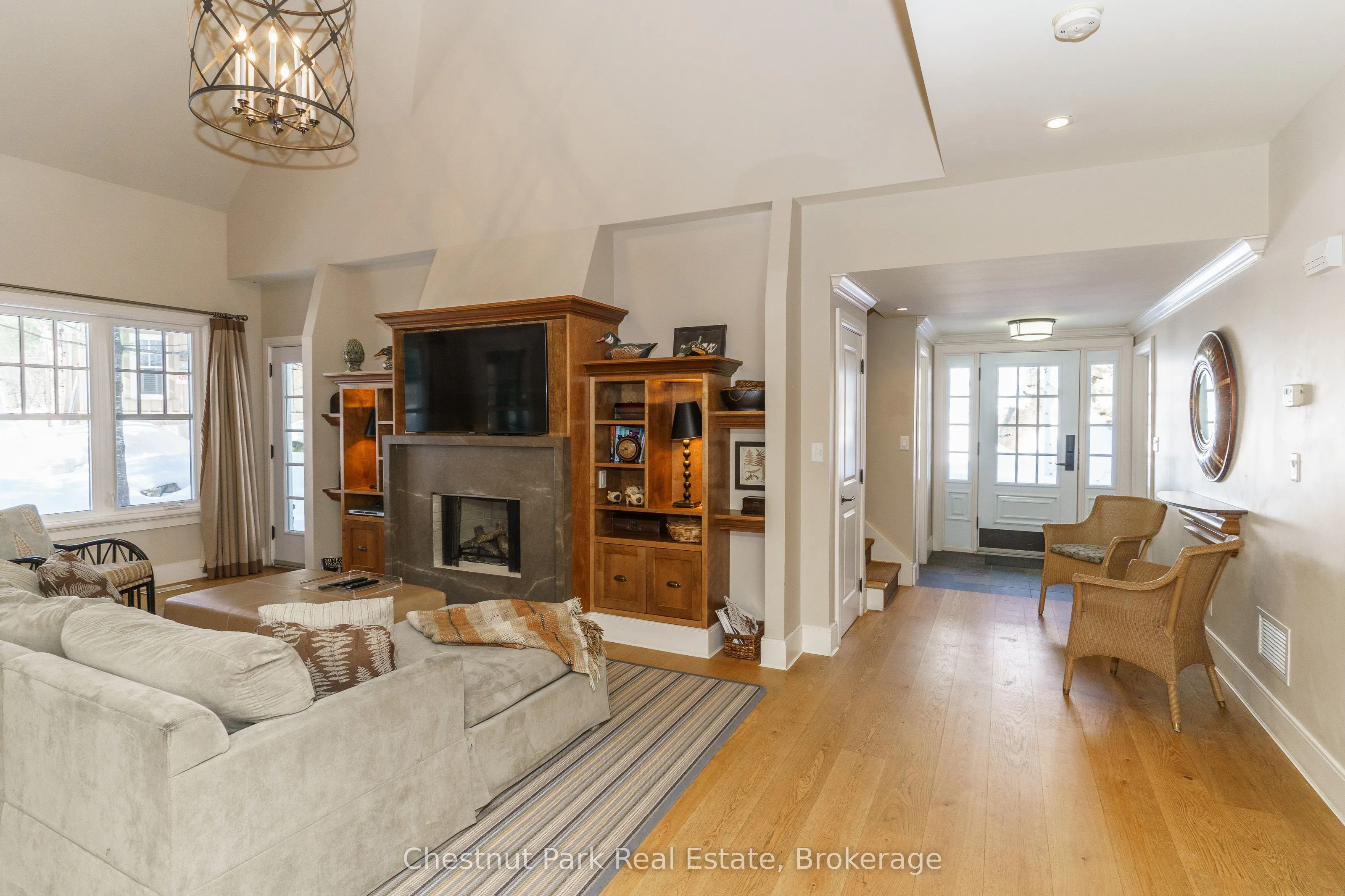 101 GLEN ABBEY Way #3