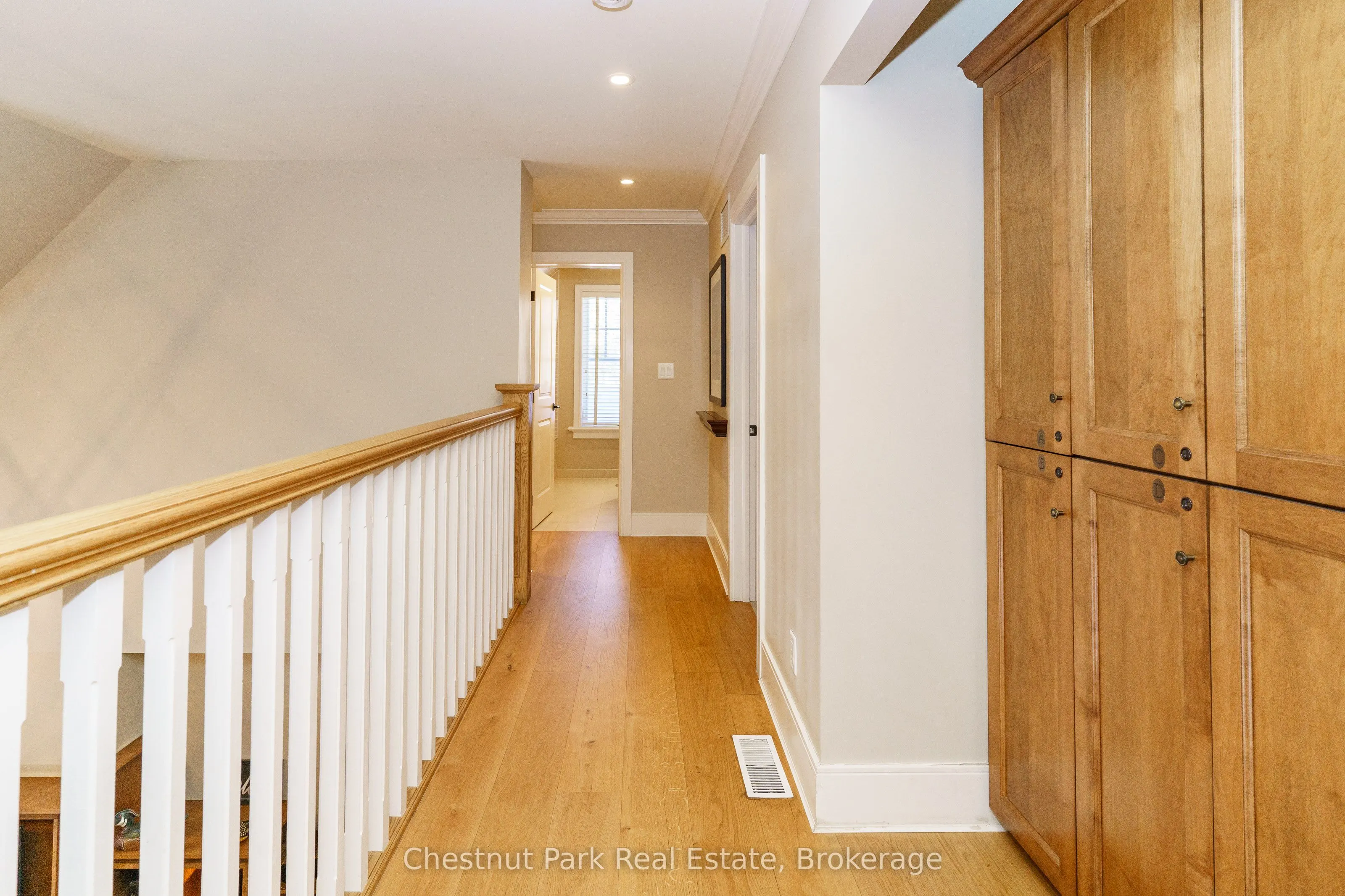 101 GLEN ABBEY Way #3
