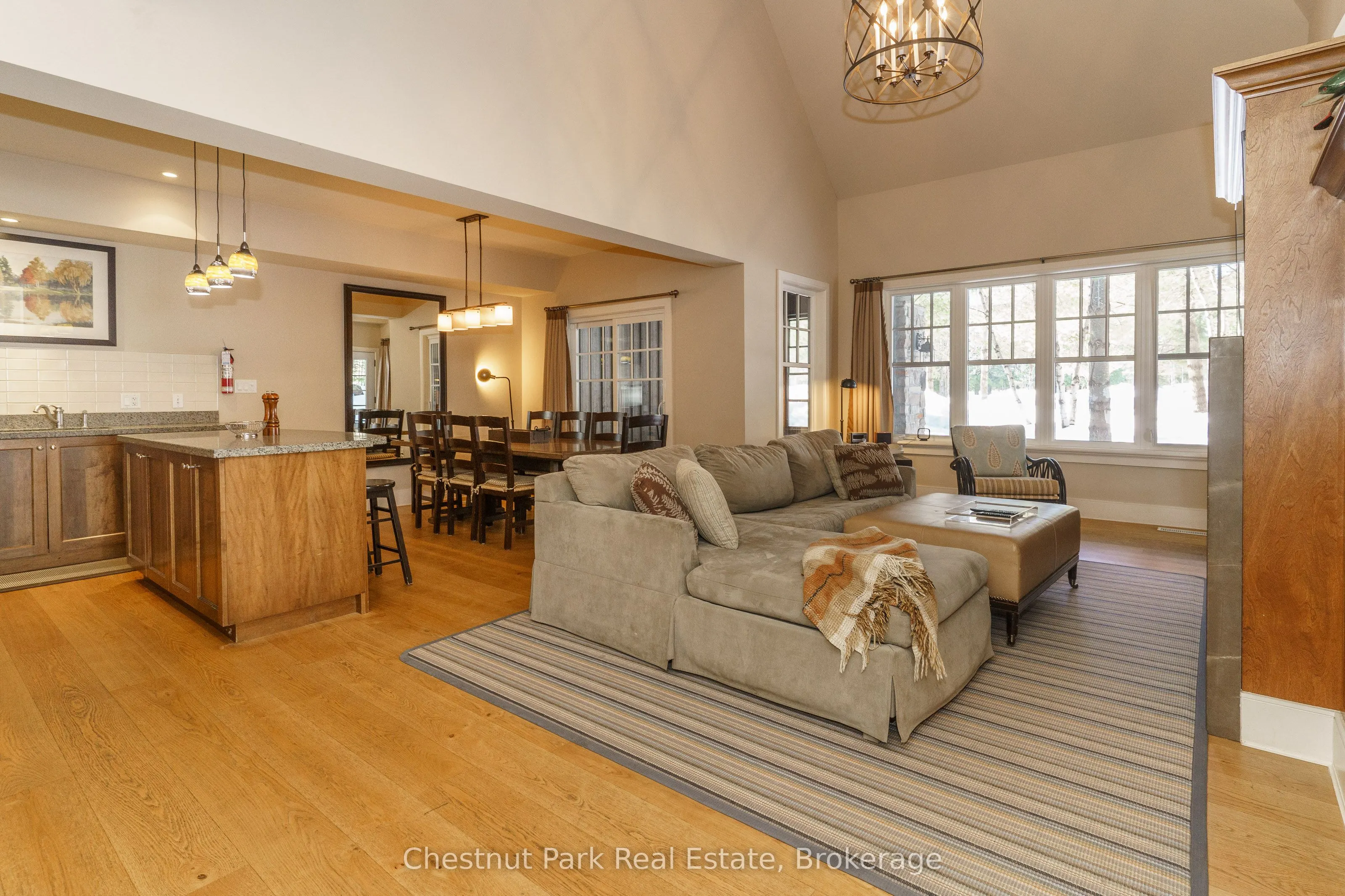 101 GLEN ABBEY Way #3