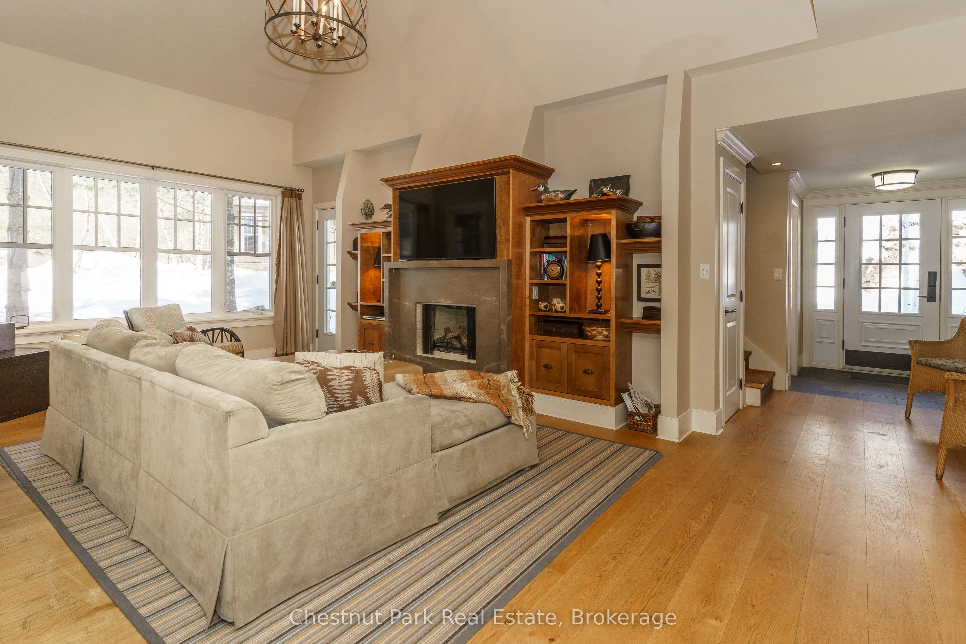 101 GLEN ABBEY Way #3