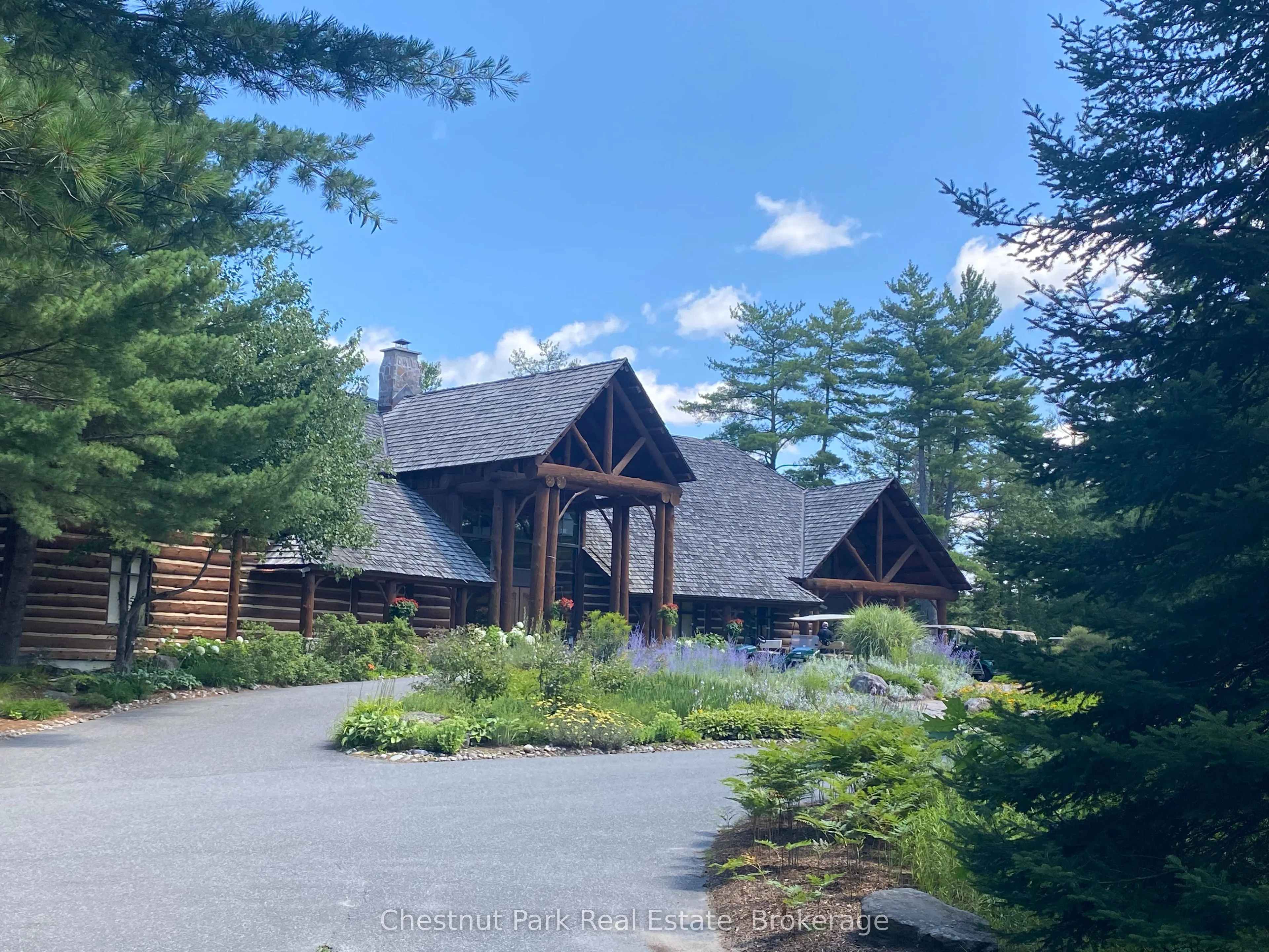 101 GLEN ABBEY Way #3