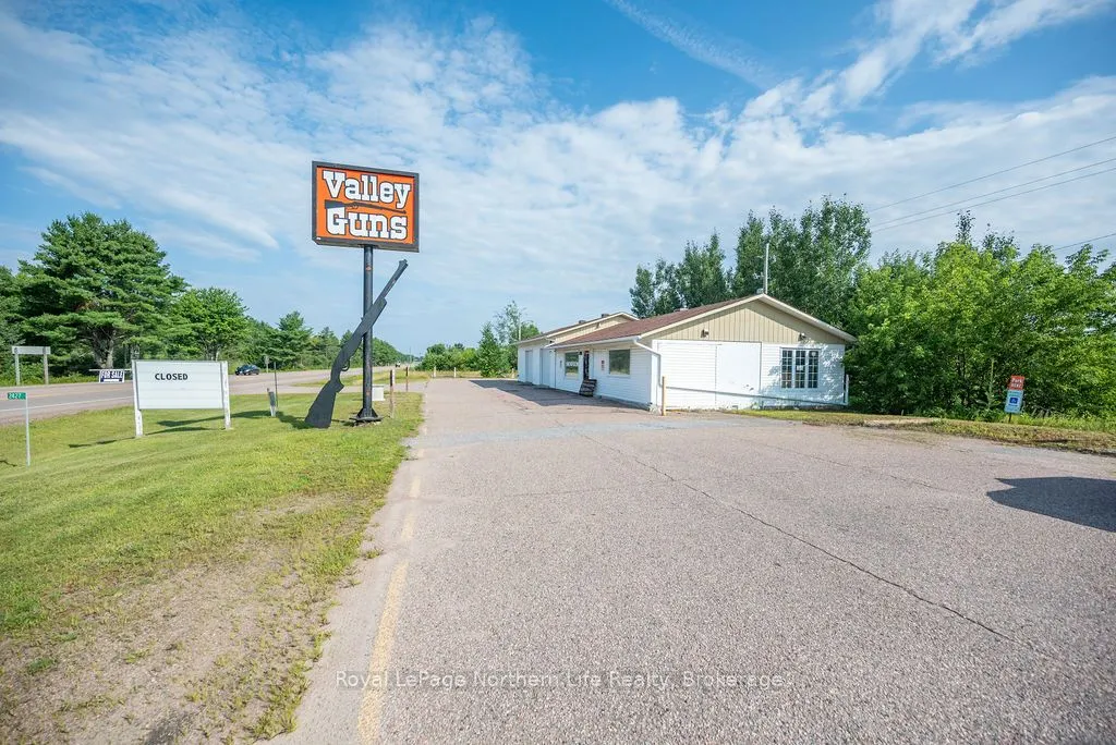 2427 Petawawa Boulevard