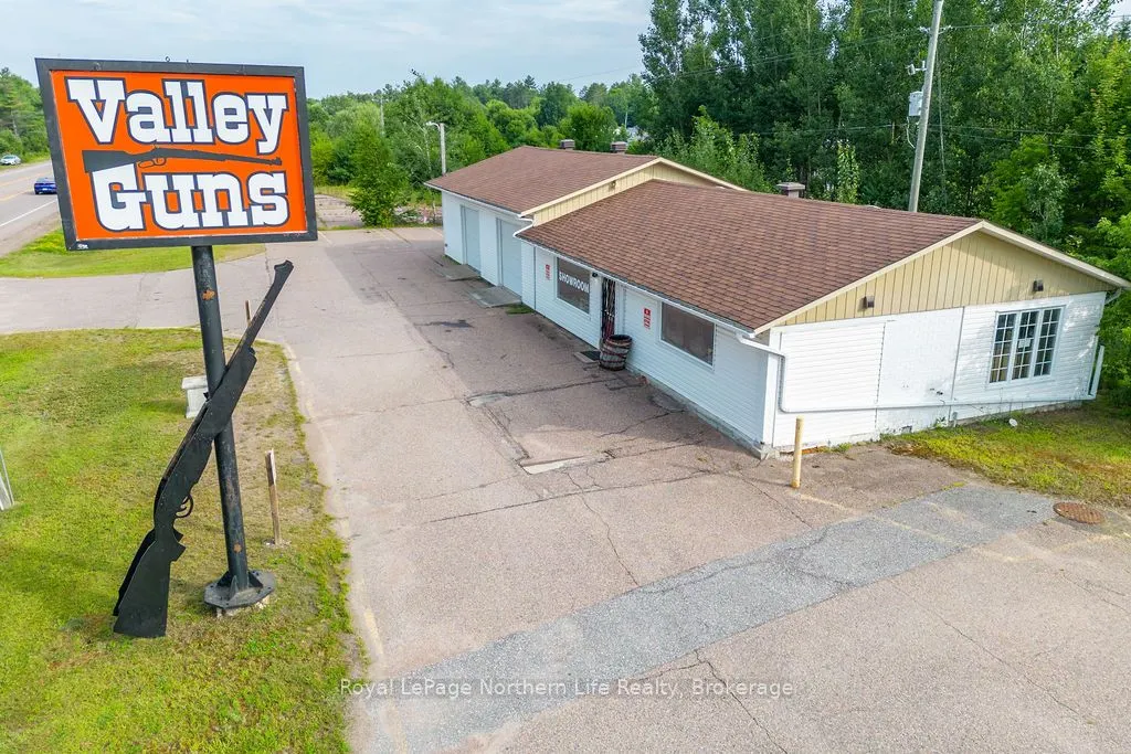 2427 Petawawa Boulevard