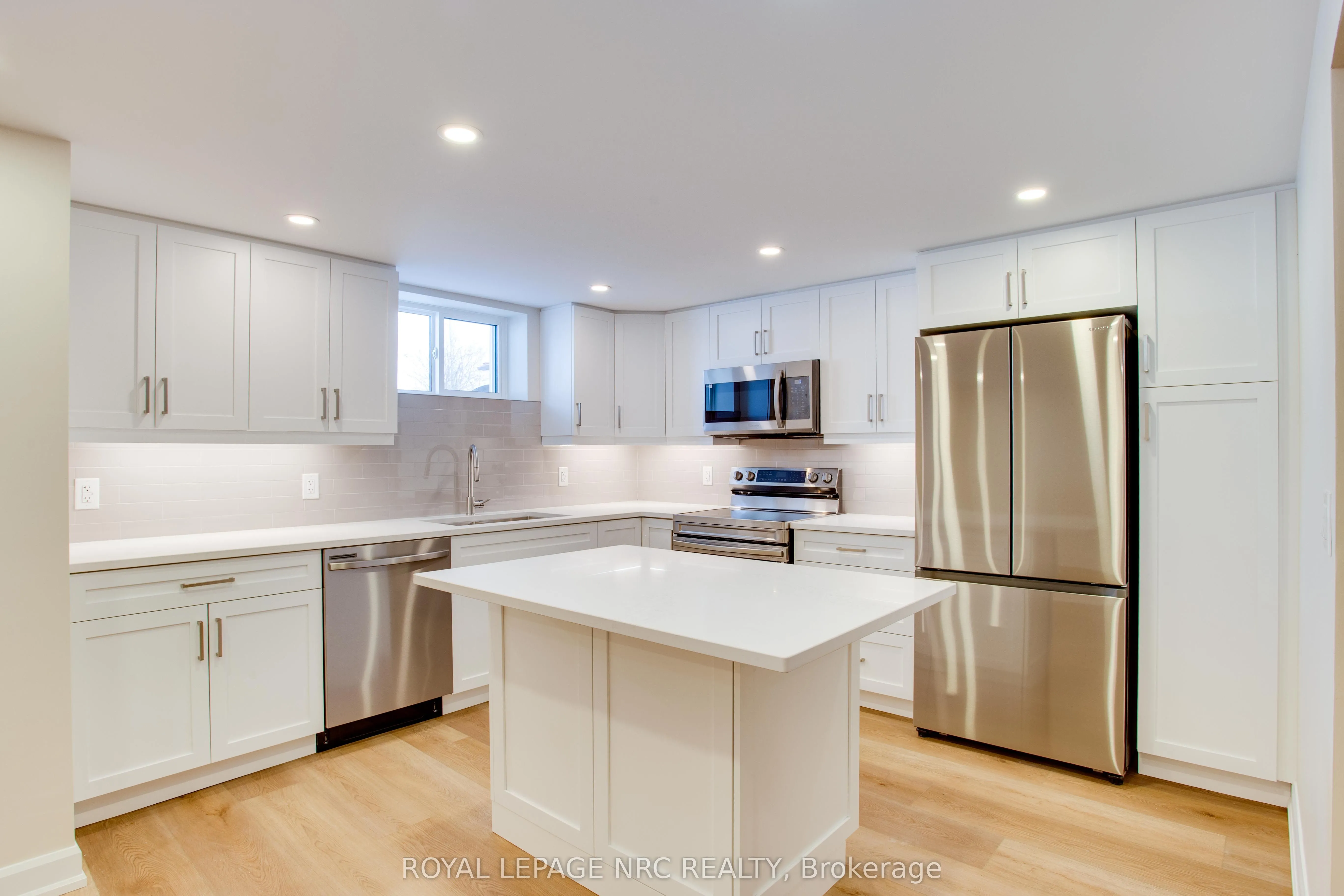 138 Catherine Street #LOWER