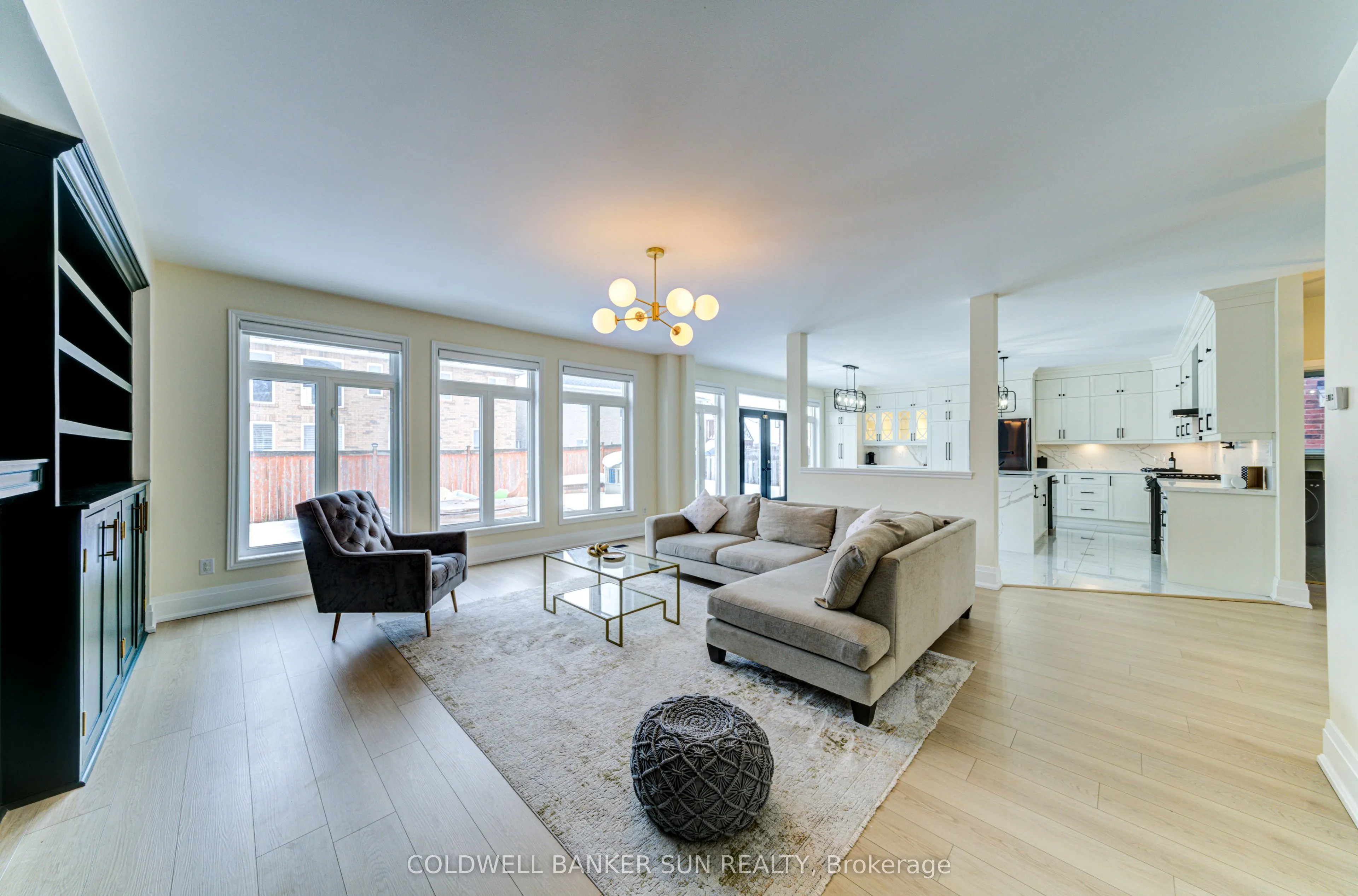33 Ellis Crescent