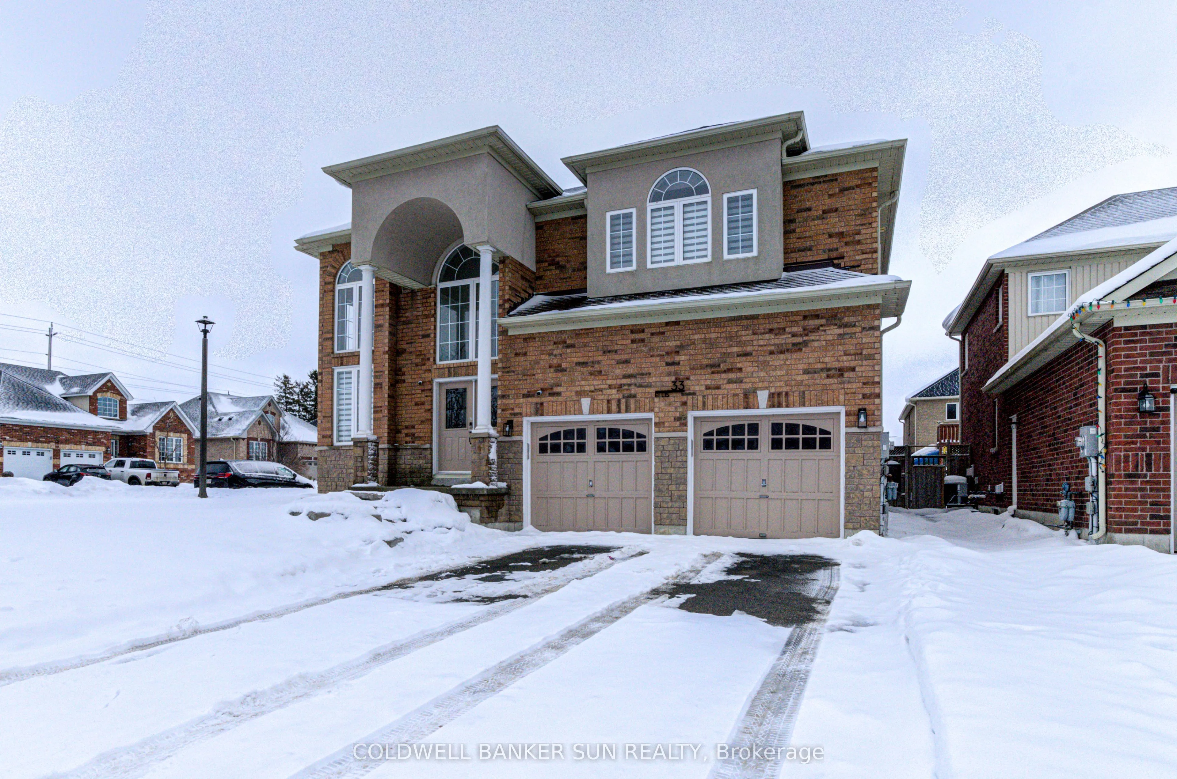 33 Ellis Crescent