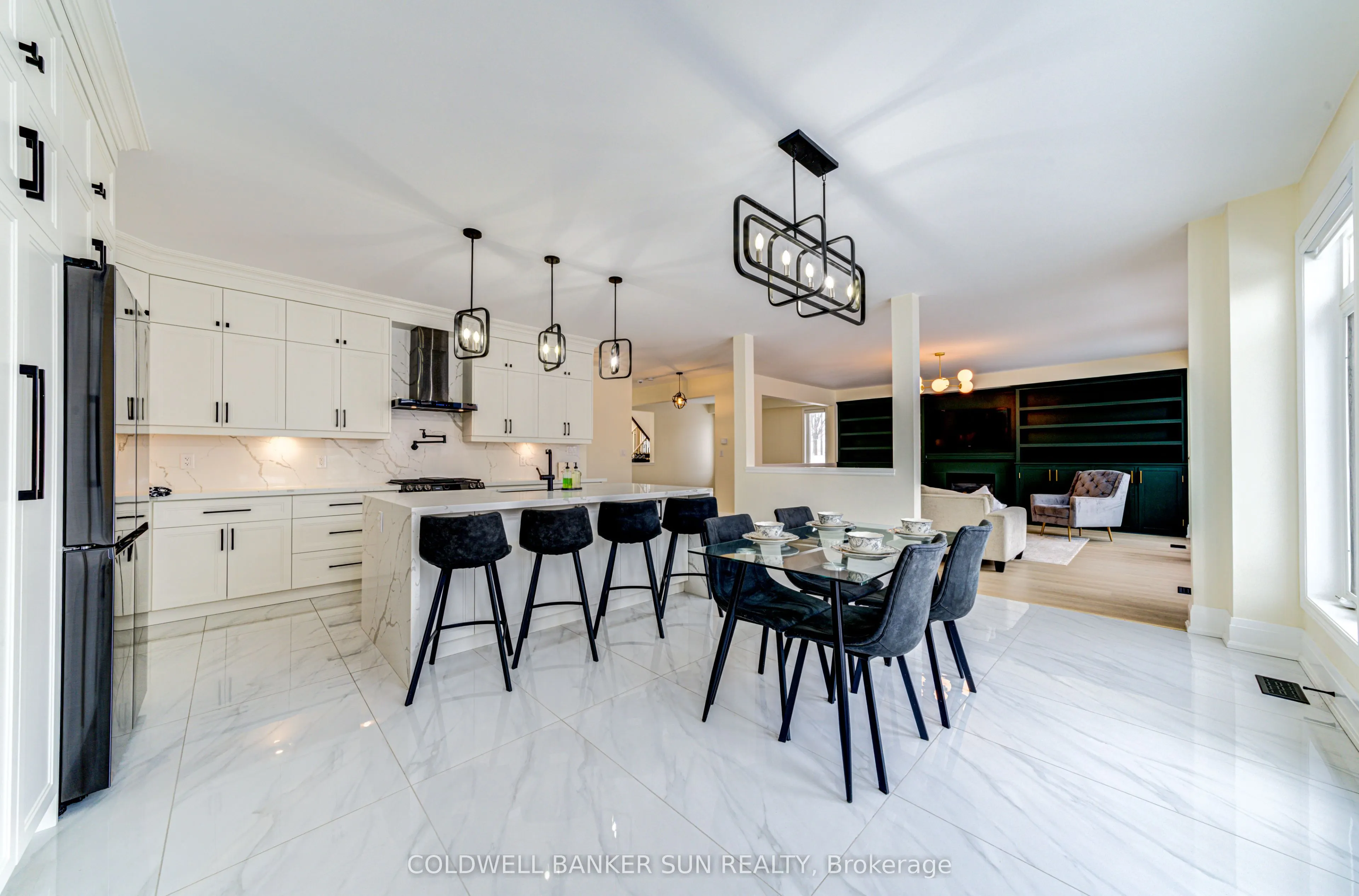33 Ellis Crescent