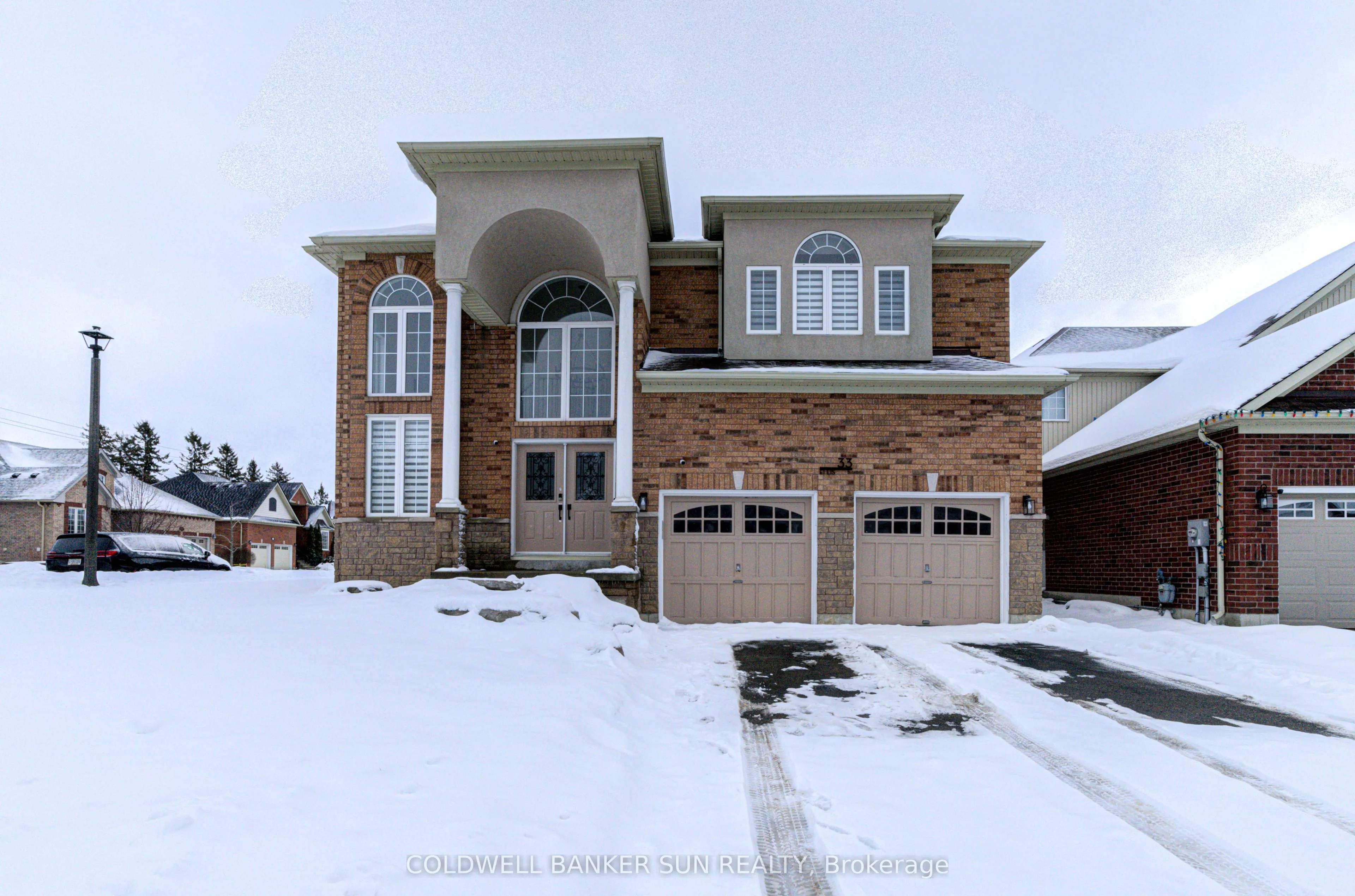 33 Ellis Crescent