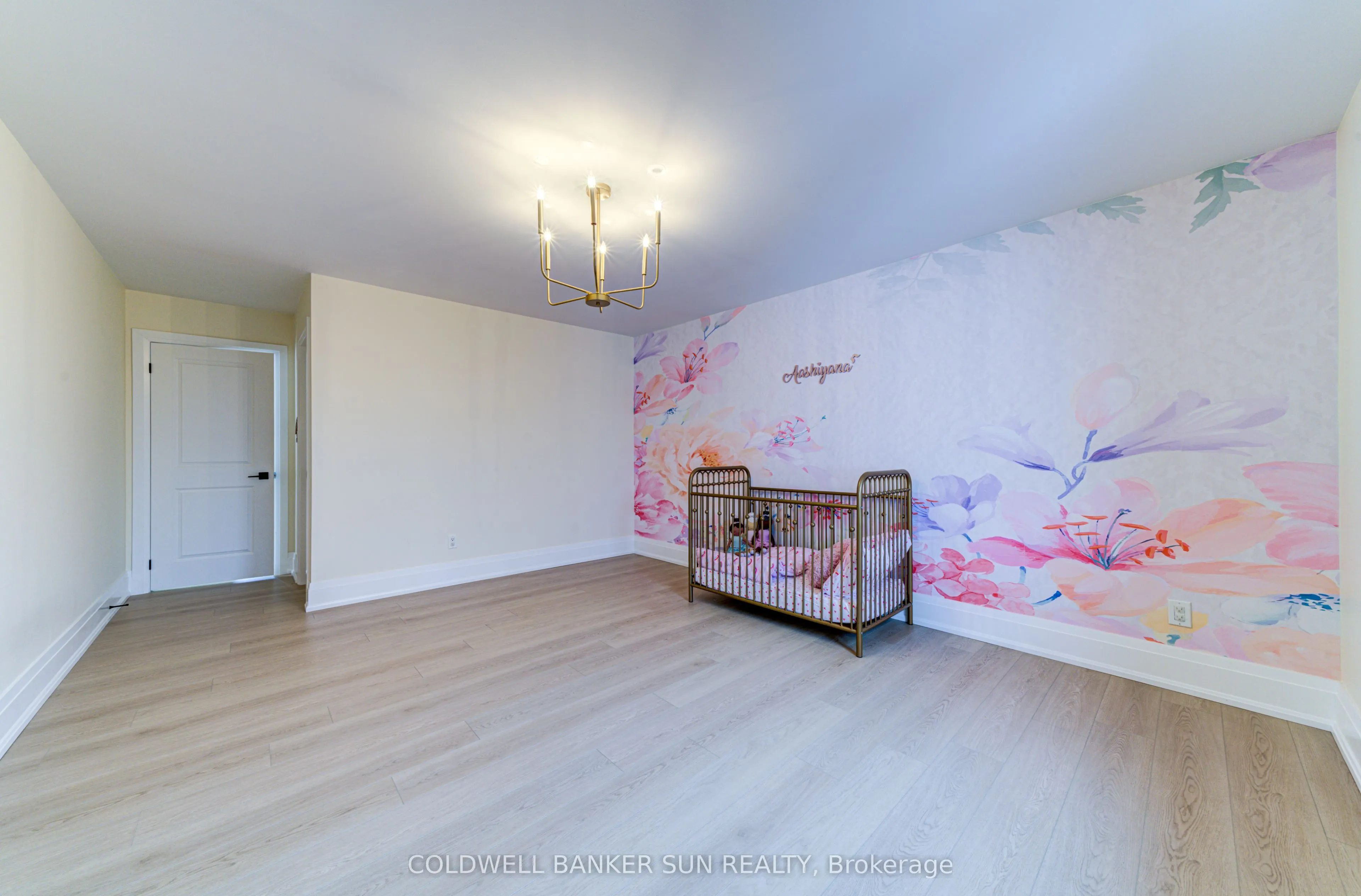 33 Ellis Crescent