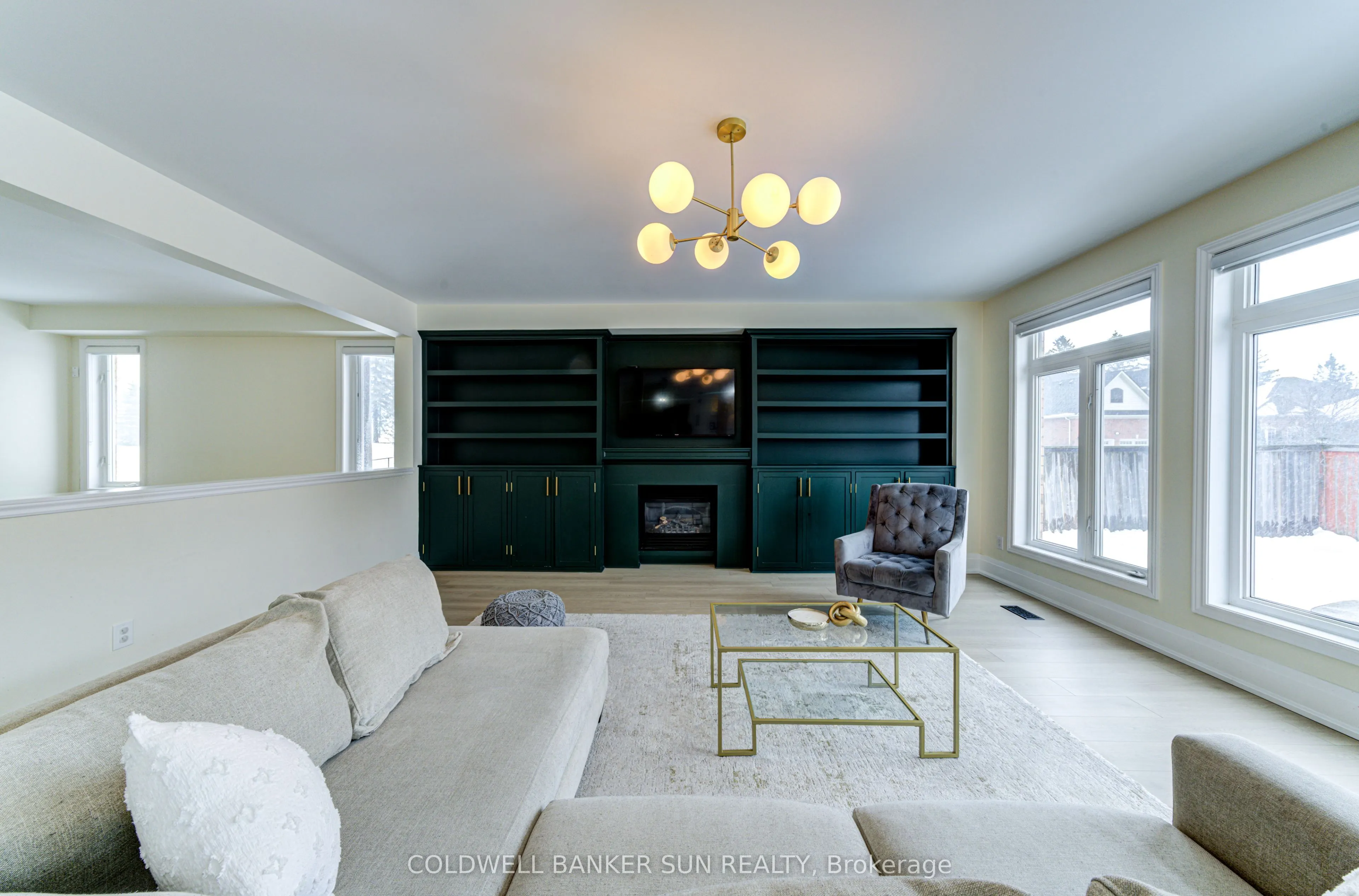 33 Ellis Crescent