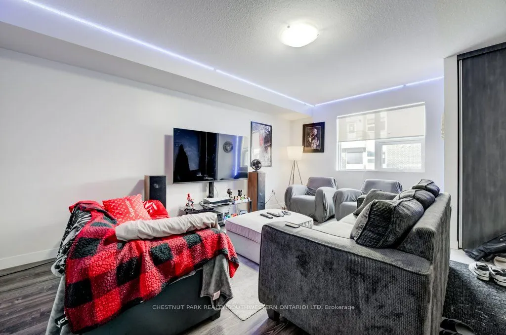 338 Albert Street #114