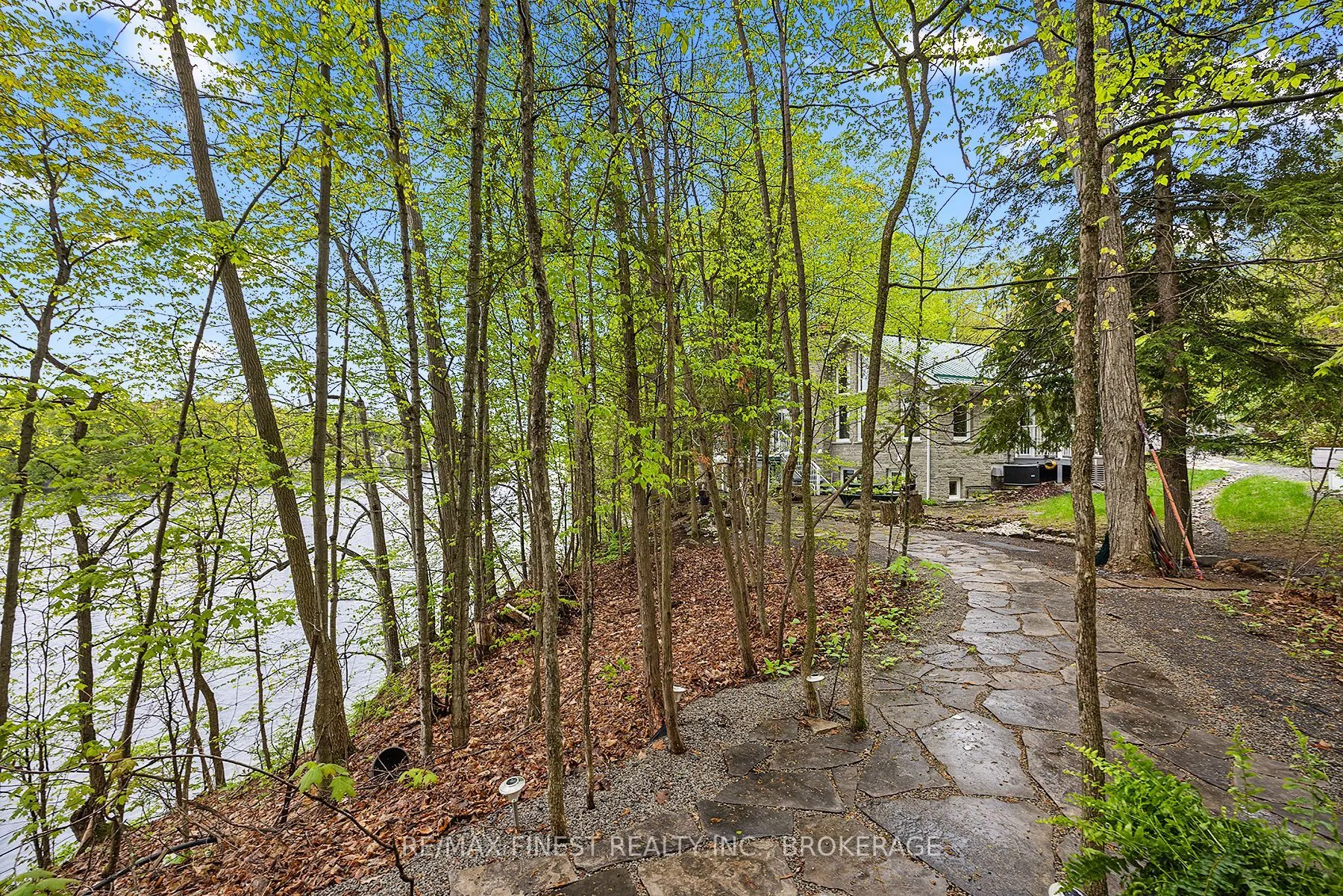 8126 PERTH Road