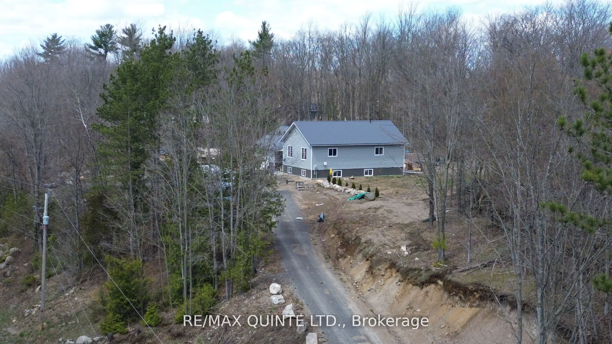 325 Douglas Road W