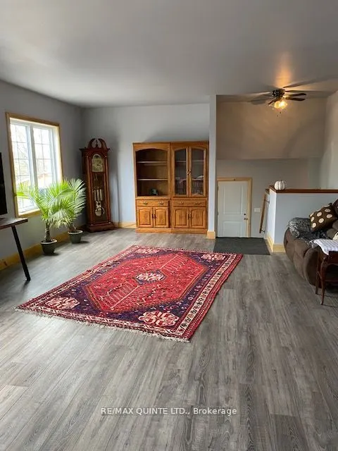 325 Douglas Road W