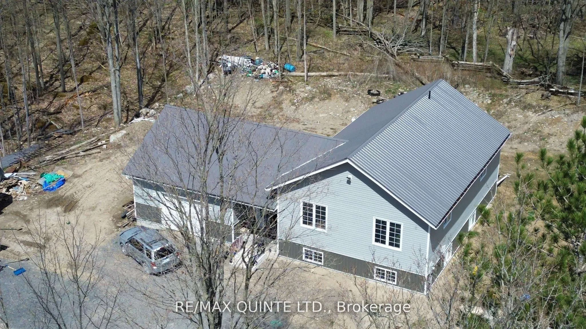 325 Douglas Road W