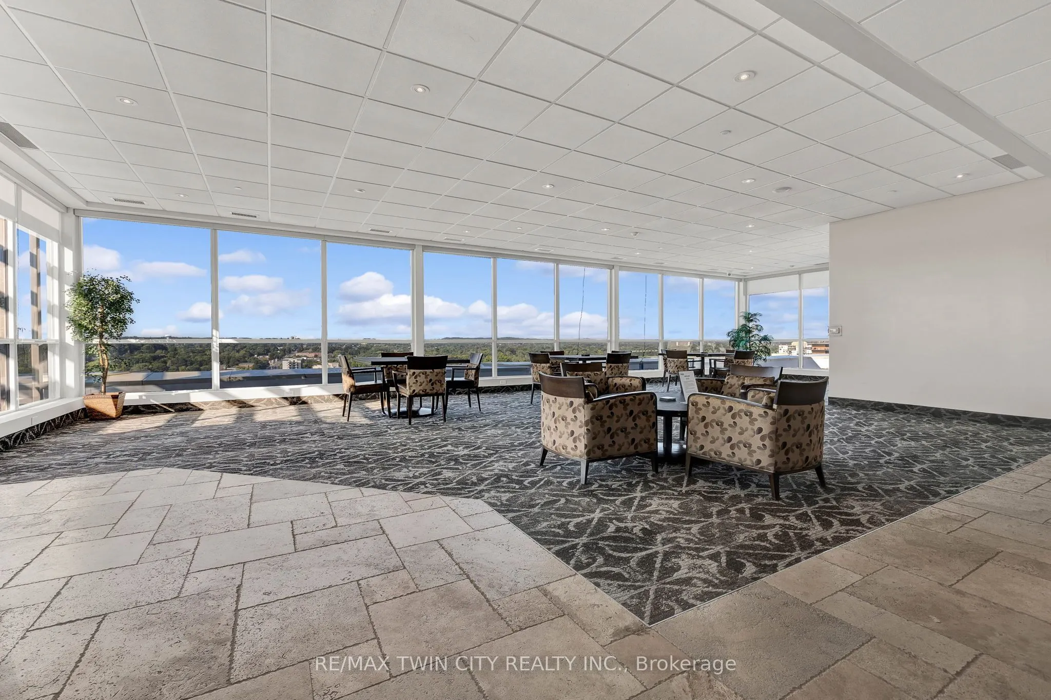 223 Erb Street W, #808