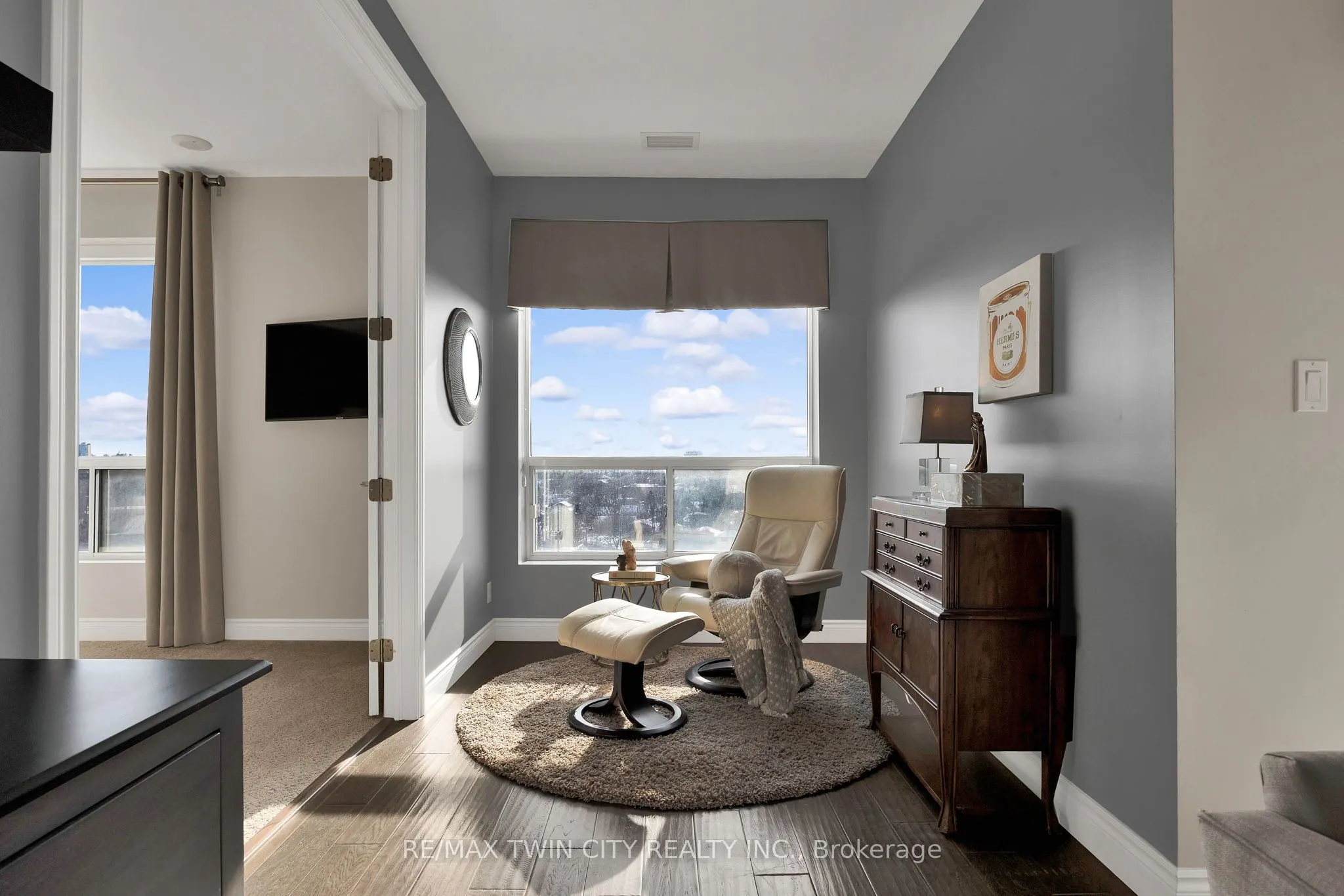 223 Erb Street W, #808