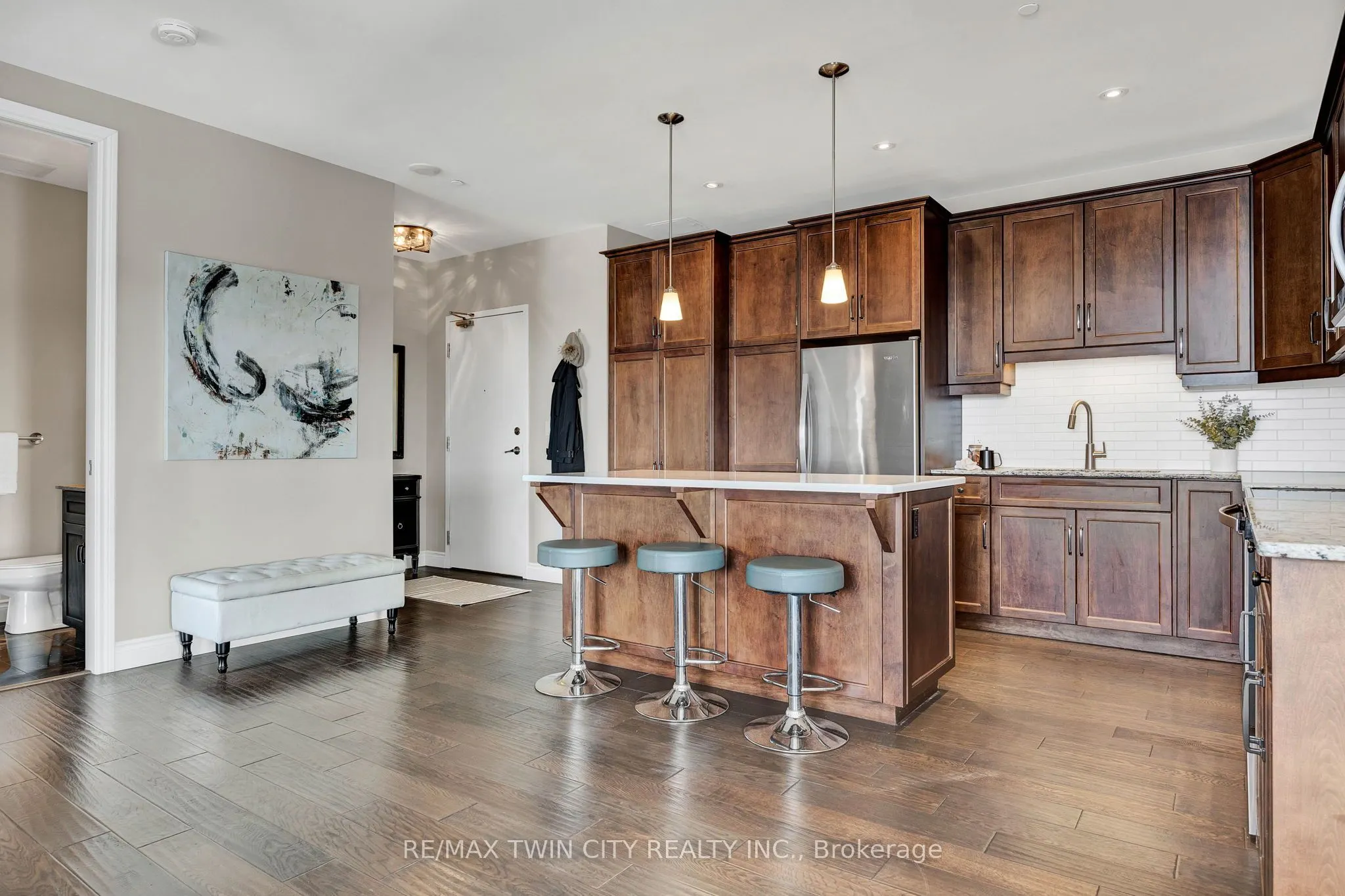 223 Erb Street W, #808