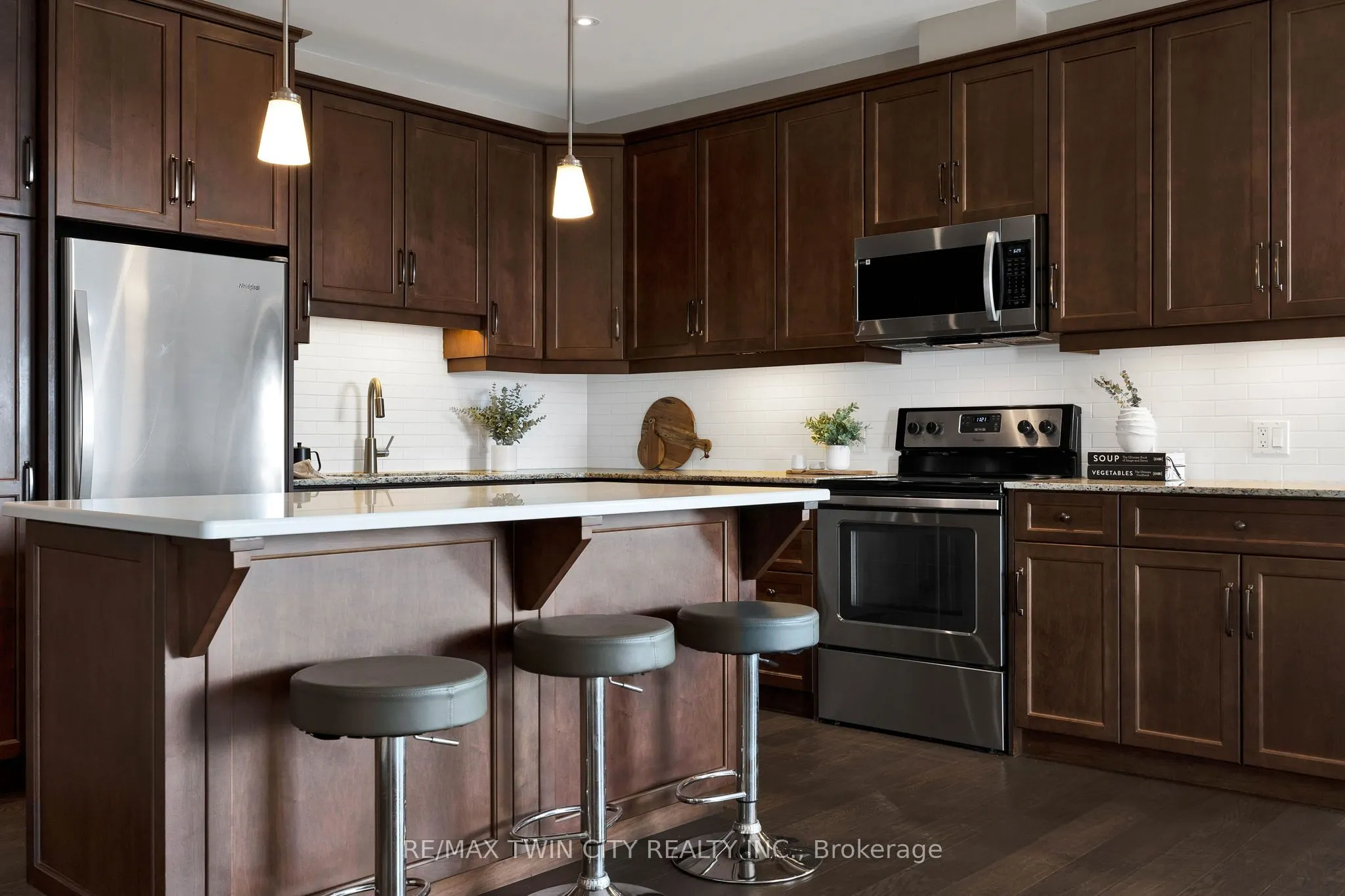 223 Erb Street W, #808