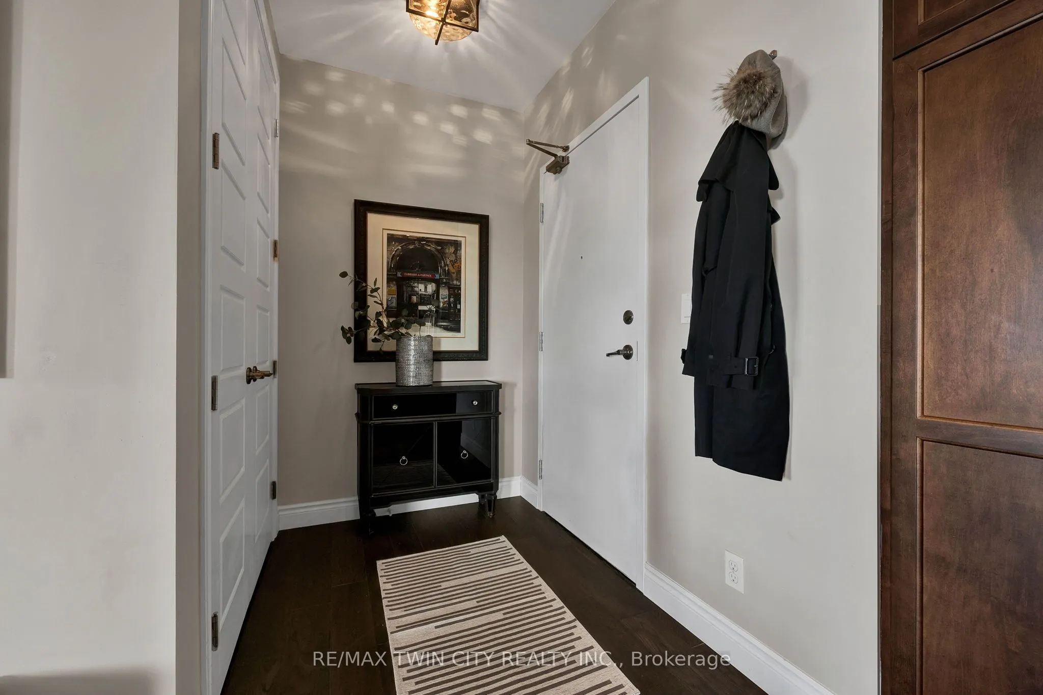 223 Erb Street W, #808