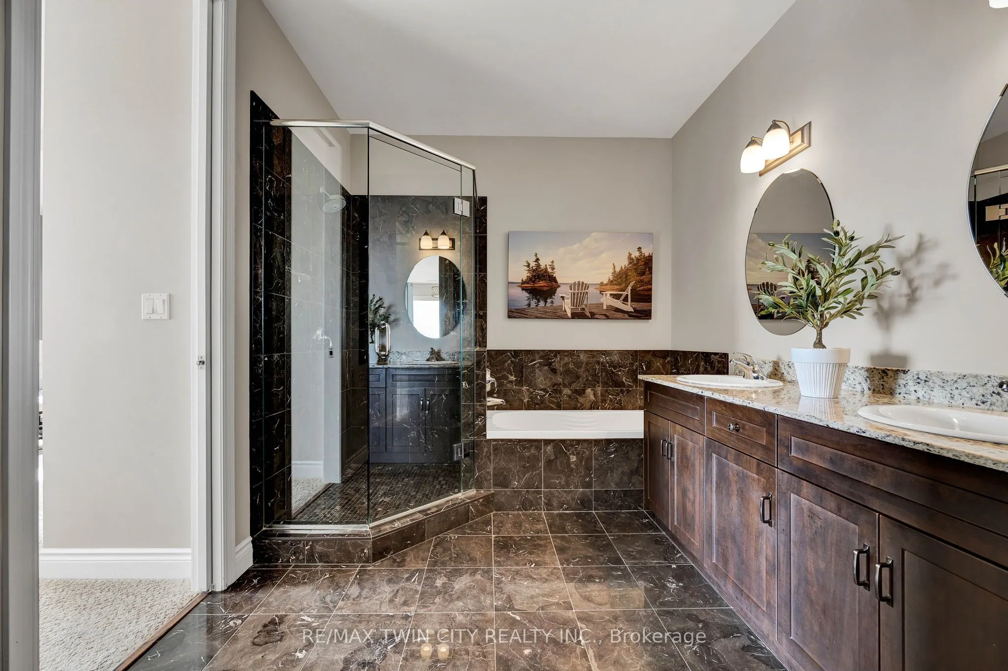 223 Erb Street W, #808