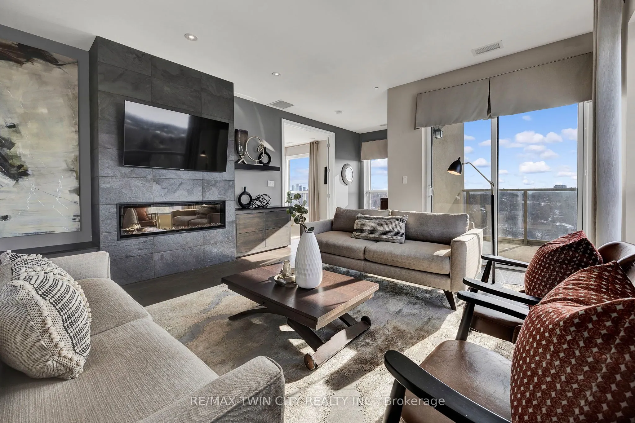 223 Erb Street W, #808