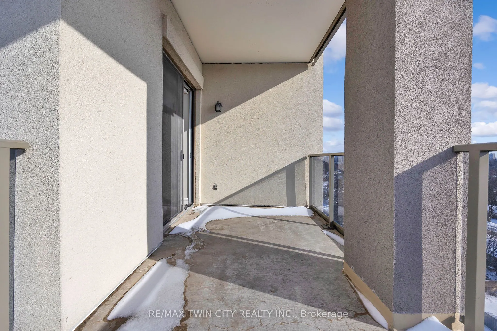 223 Erb Street W, #808