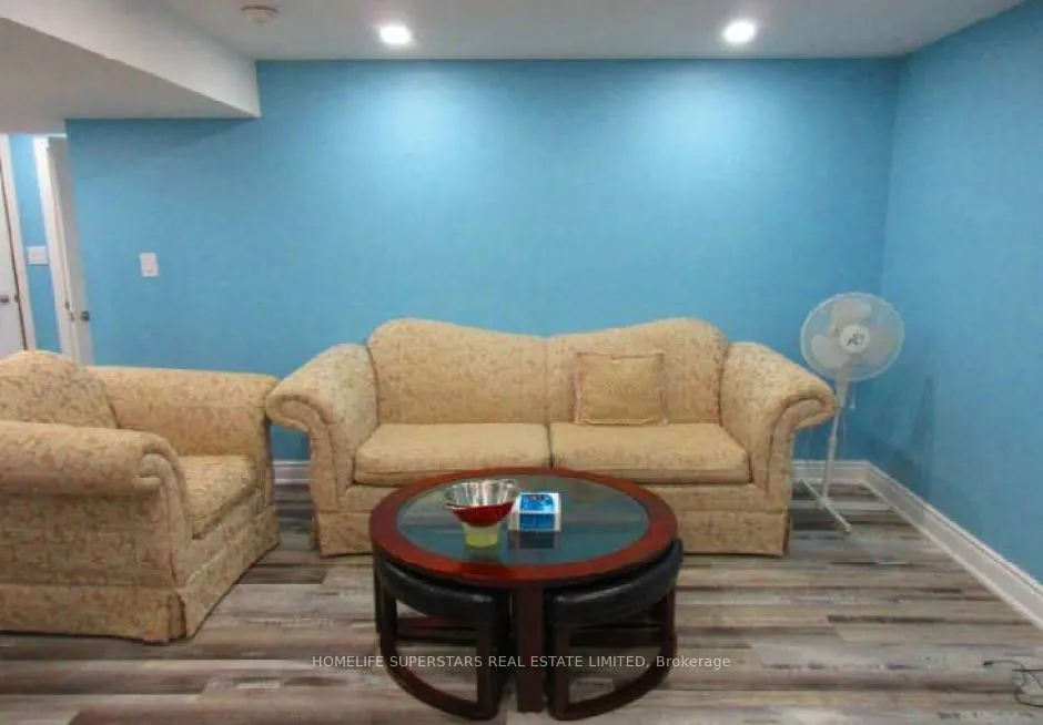 795 QUEENSTON Boulevard