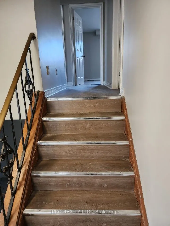 833 North Service Road