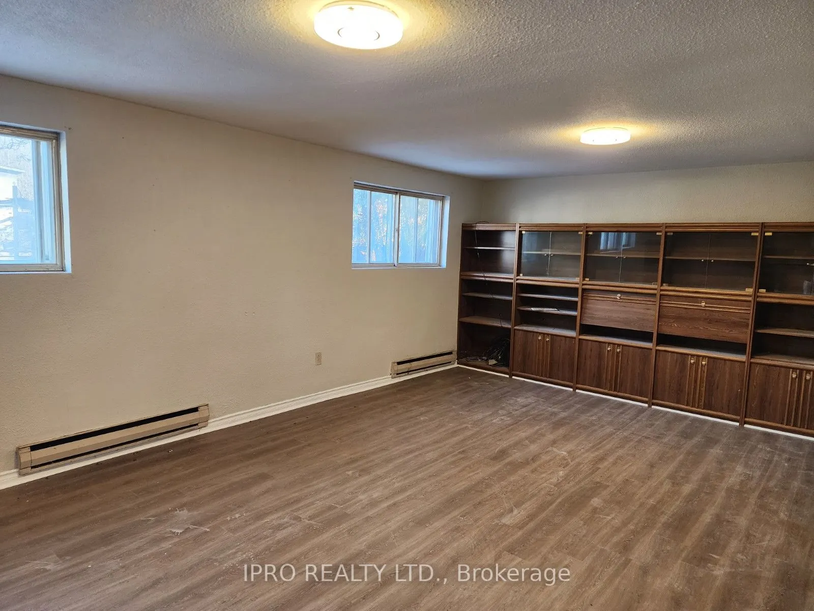 833 North Service Road